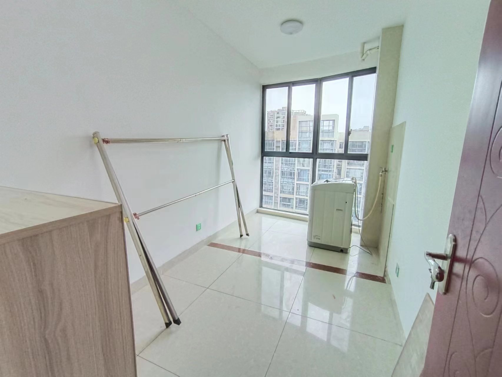 庐山春天早安华晨  4室2厅1卫    69.8万 庐山春天早安华晨  4室2厅1卫    69.8万室内图