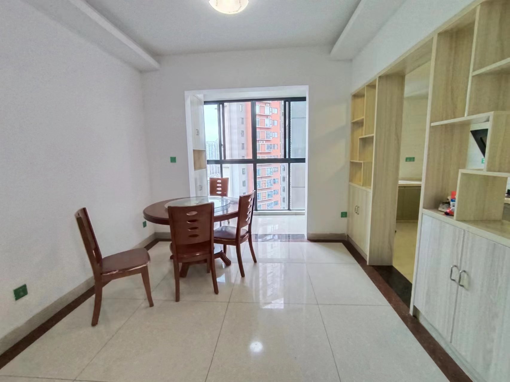 庐山春天早安华晨  4室2厅1卫    69.8万 庐山春天早安华晨  4室2厅1卫    69.8万室内图