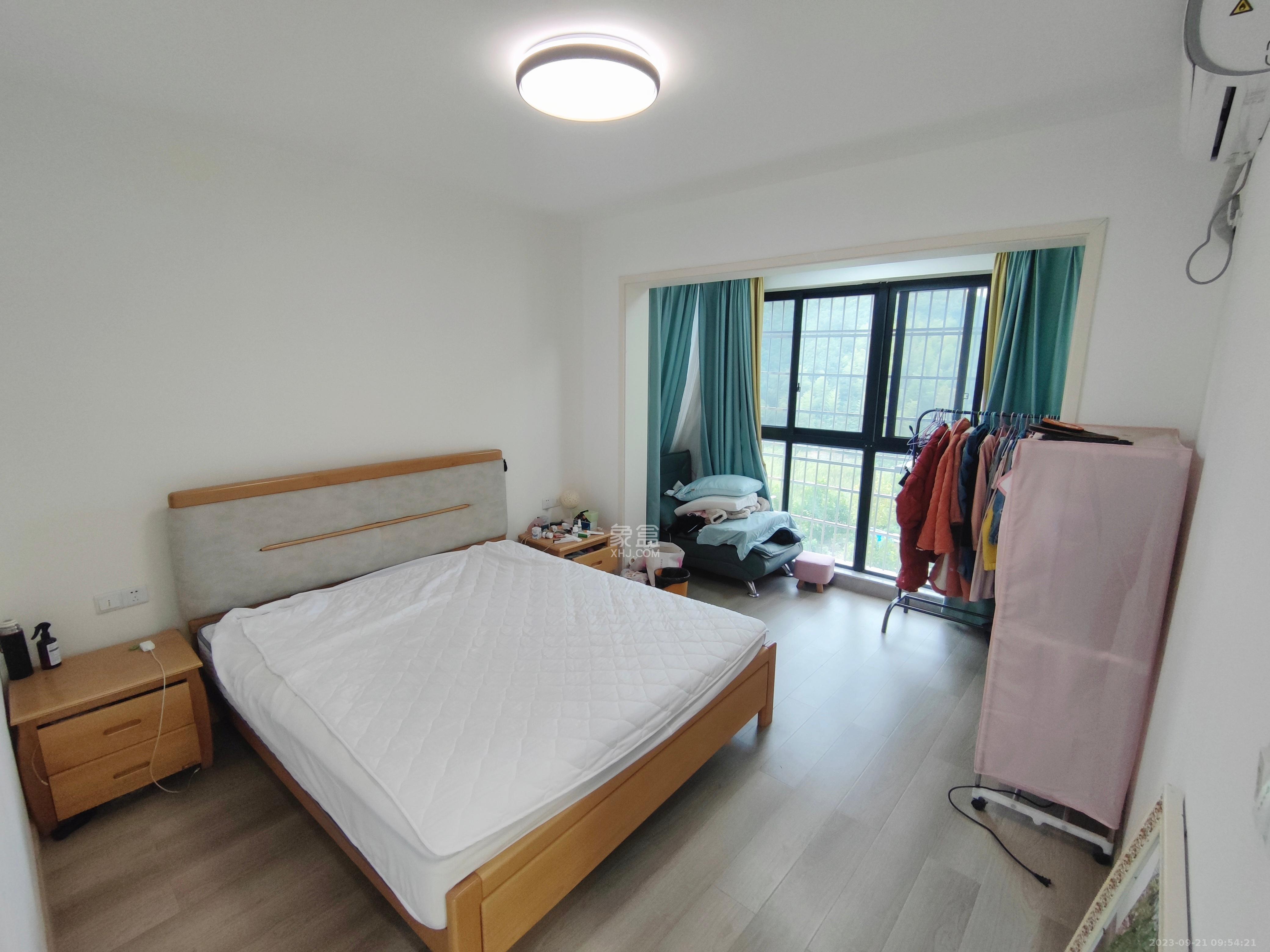 三益家园  3室2厅2卫   2200.00元/月室内图