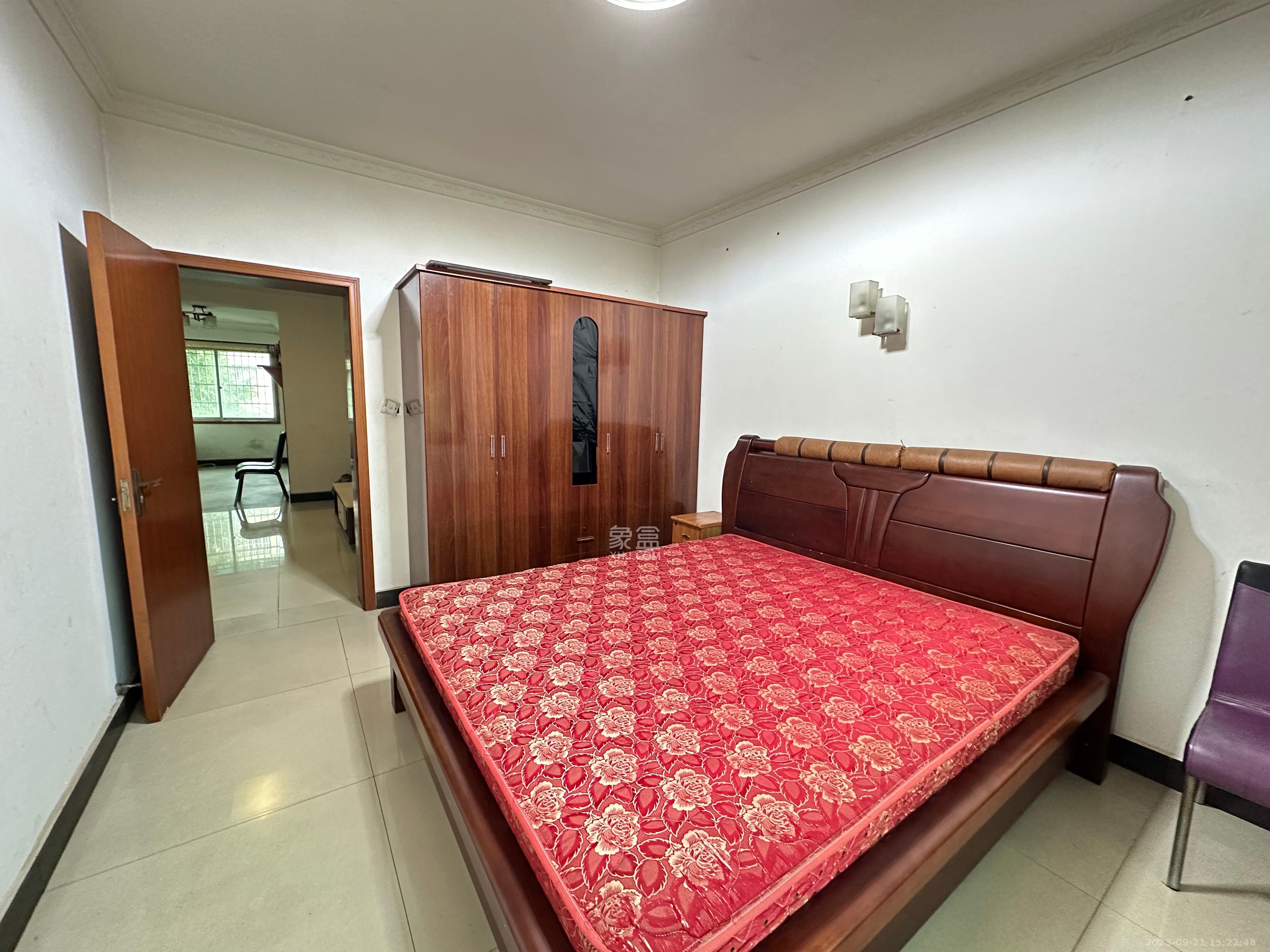 中南汽车世界  3室2厅1卫    1500.0元/月室内图