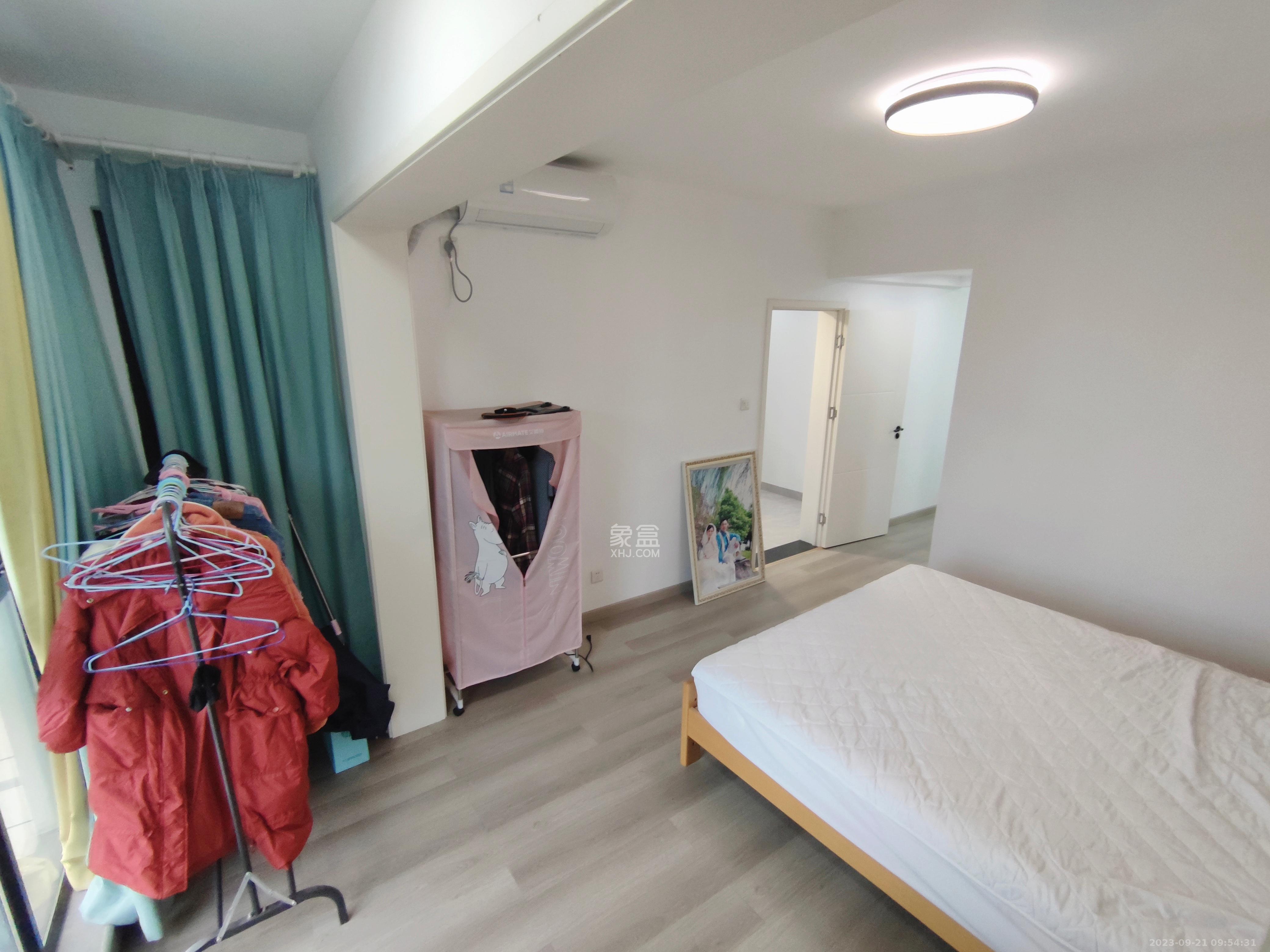 三益家园  3室2厅2卫   2200.00元/月室内图