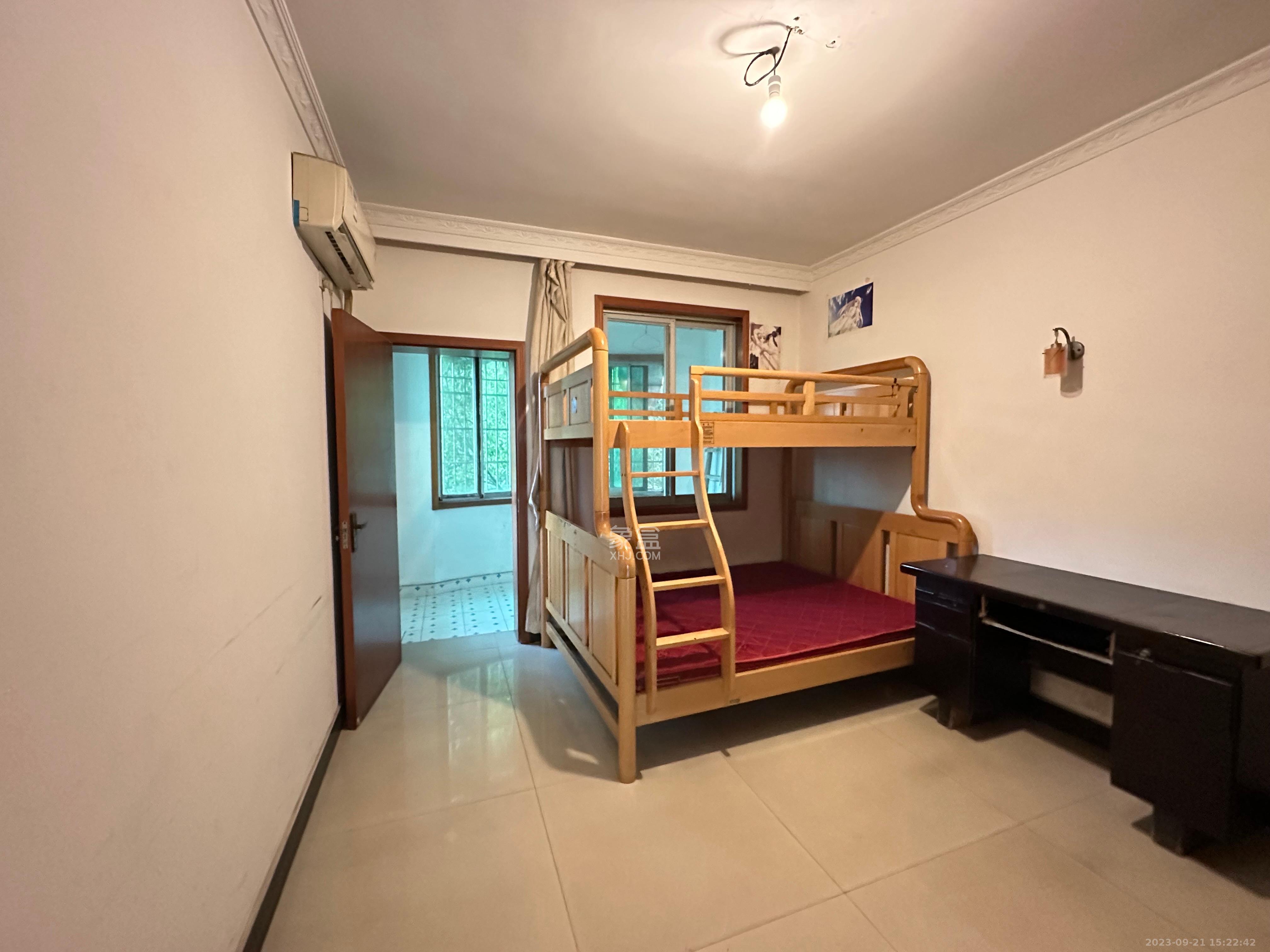 中南汽车世界  3室2厅1卫    1500.0元/月室内图