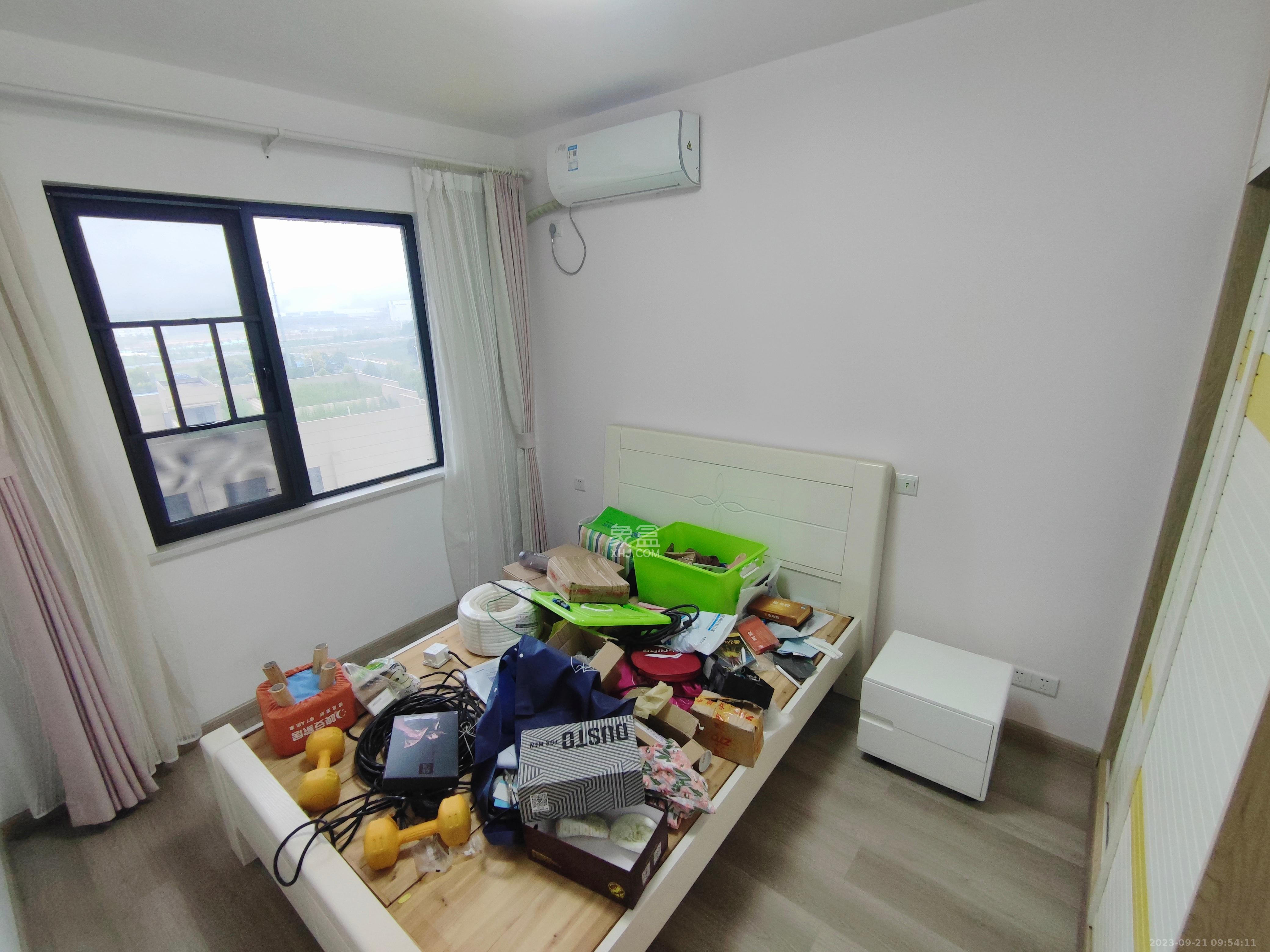 三益家园  3室2厅2卫   2200.00元/月室内图