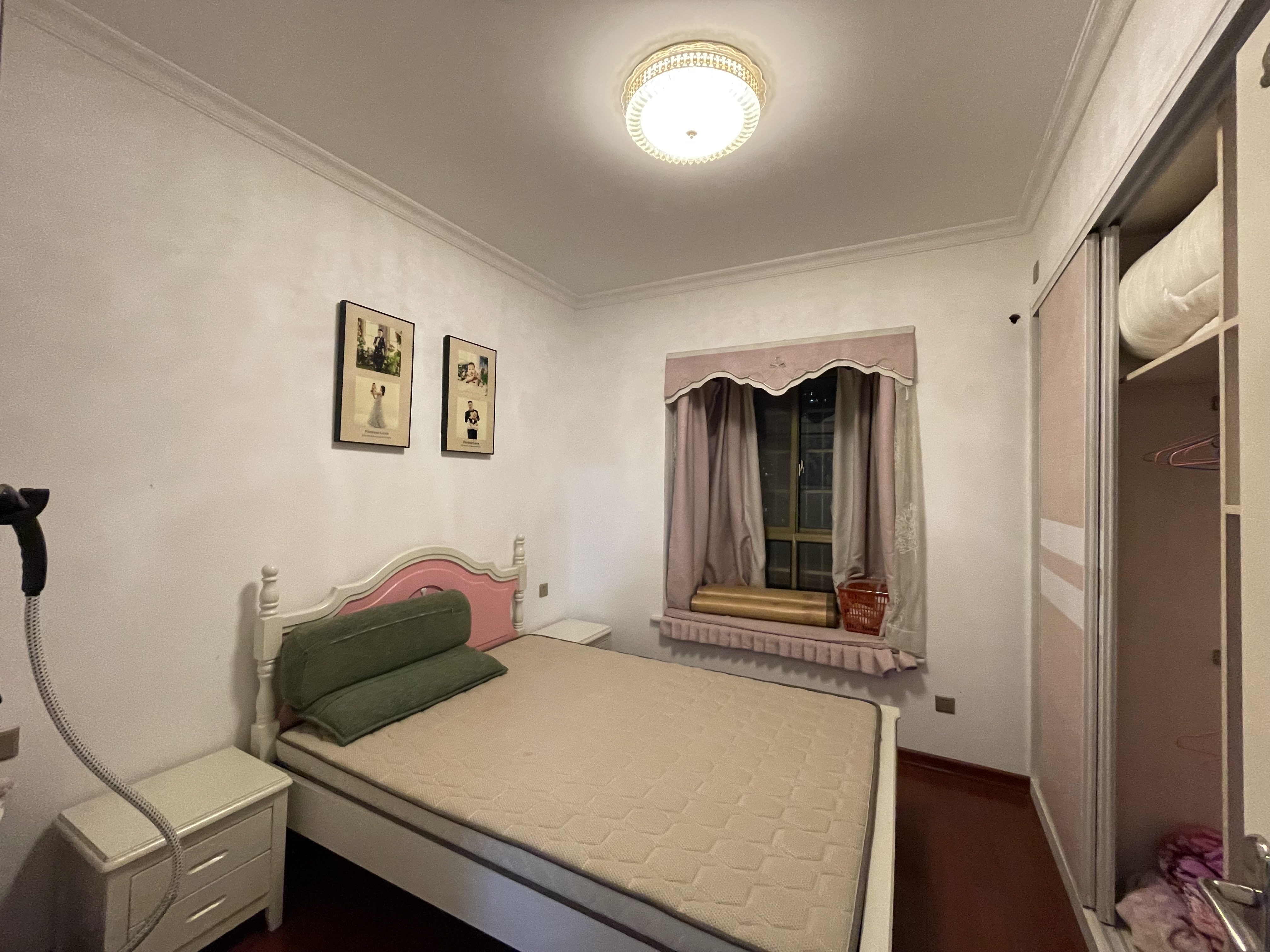 盛世华庭 4室2厅2卫 2200.00元/月 盛世华庭 4室2厅2卫 2200.00元/月室内图