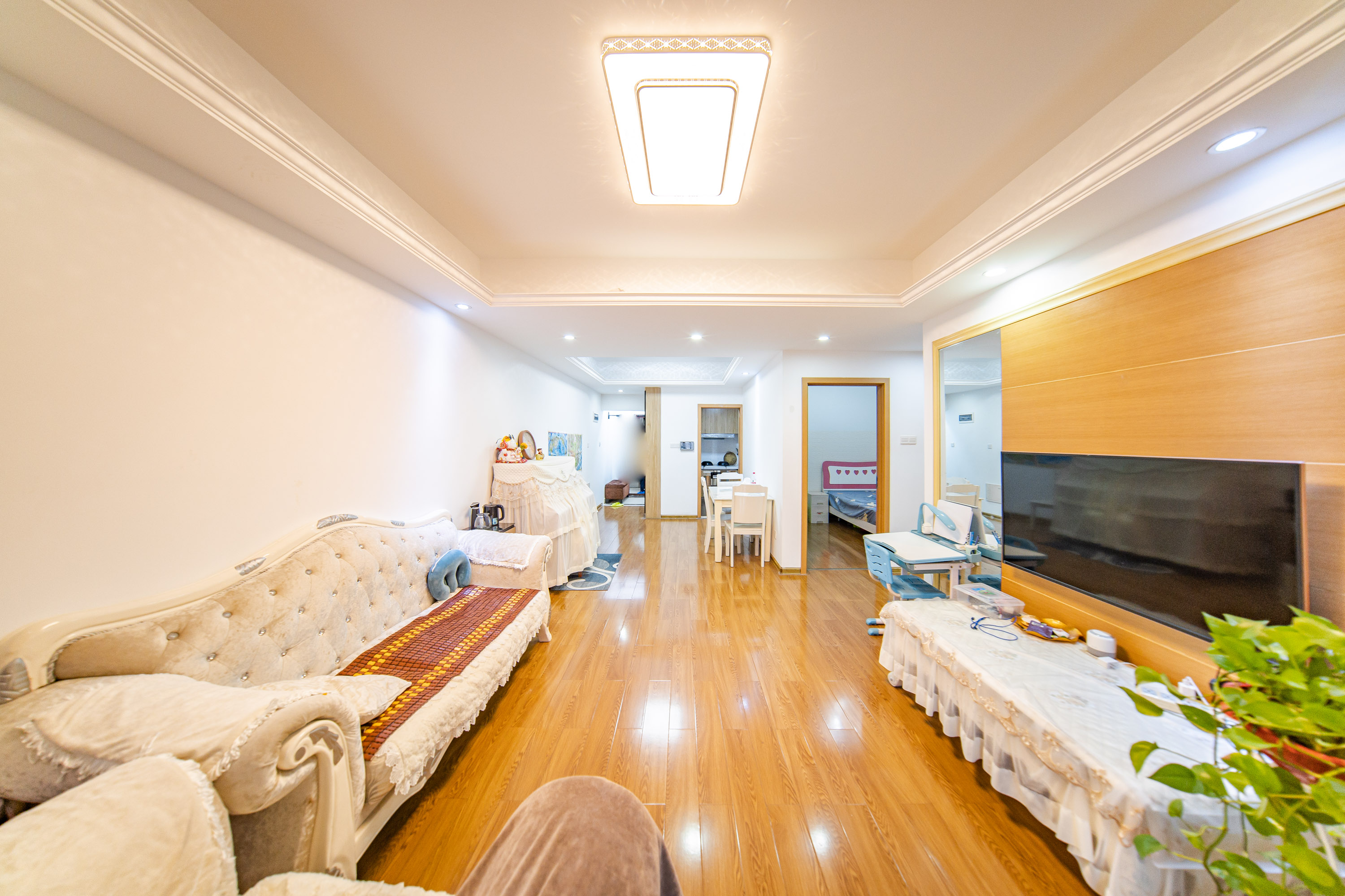 江山帝景哈佛  2室2厅1卫    82.0万 江山帝景哈佛  2室2厅1卫    82.0万客厅