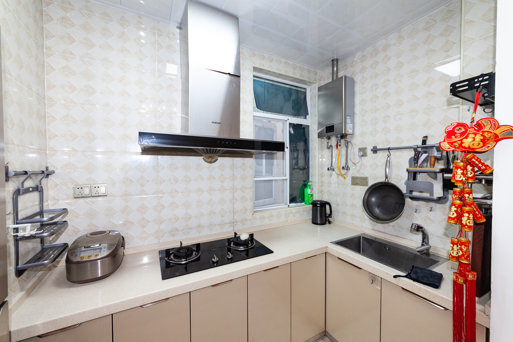 嘉宇银杉(嘉宇西苑) 3室2厅1卫 72.0万 嘉宇银杉(嘉宇西苑) 3室2厅1卫 72.0万厨房