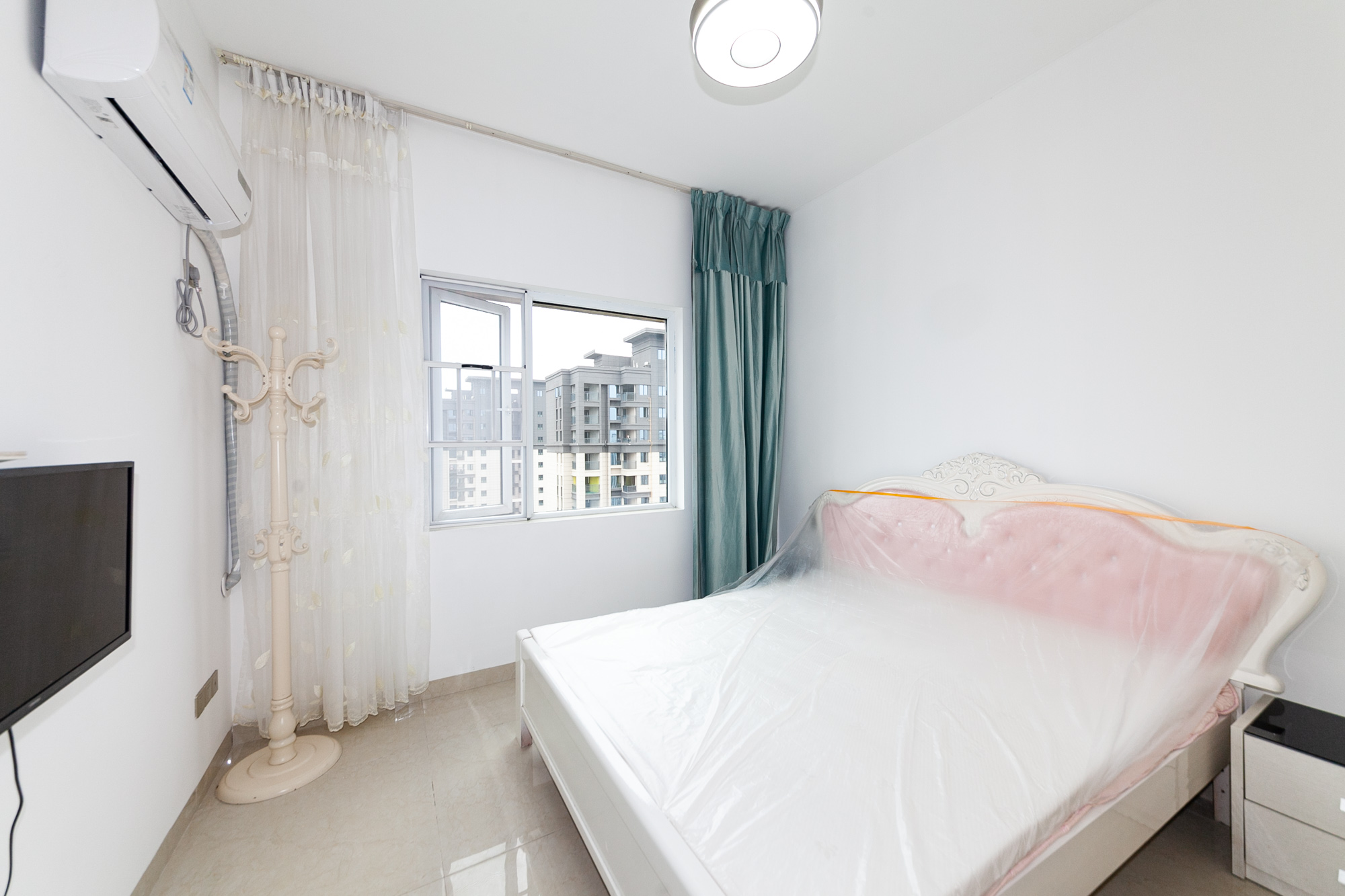 嘉宇银杉(嘉宇西苑) 3室2厅1卫 72.0万 嘉宇银杉(嘉宇西苑) 3室2厅1卫 72.0万卧室