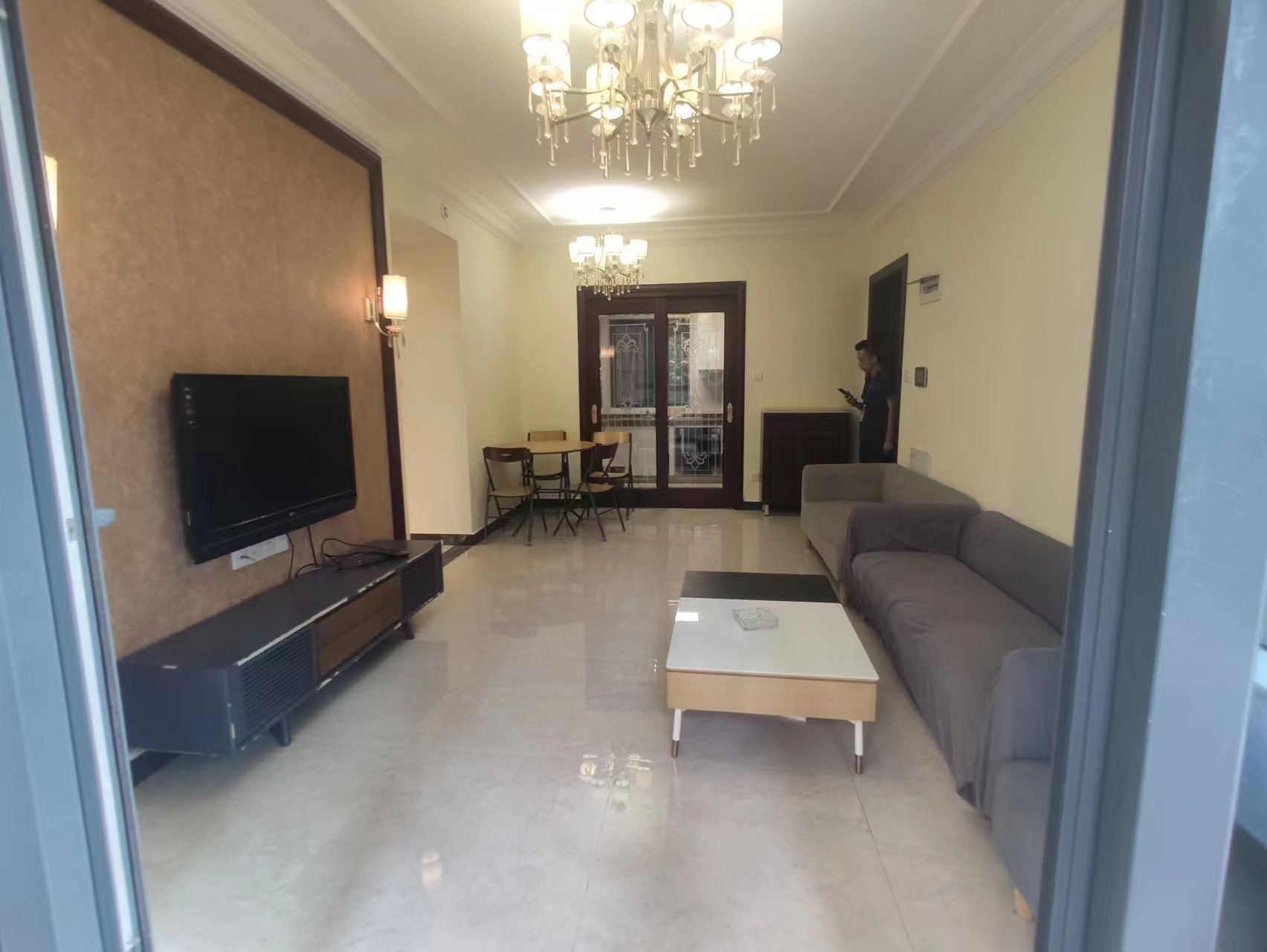 恒大华府 3室2厅1卫 62.8万 恒大华府 3室2厅1卫 62.8万室内图