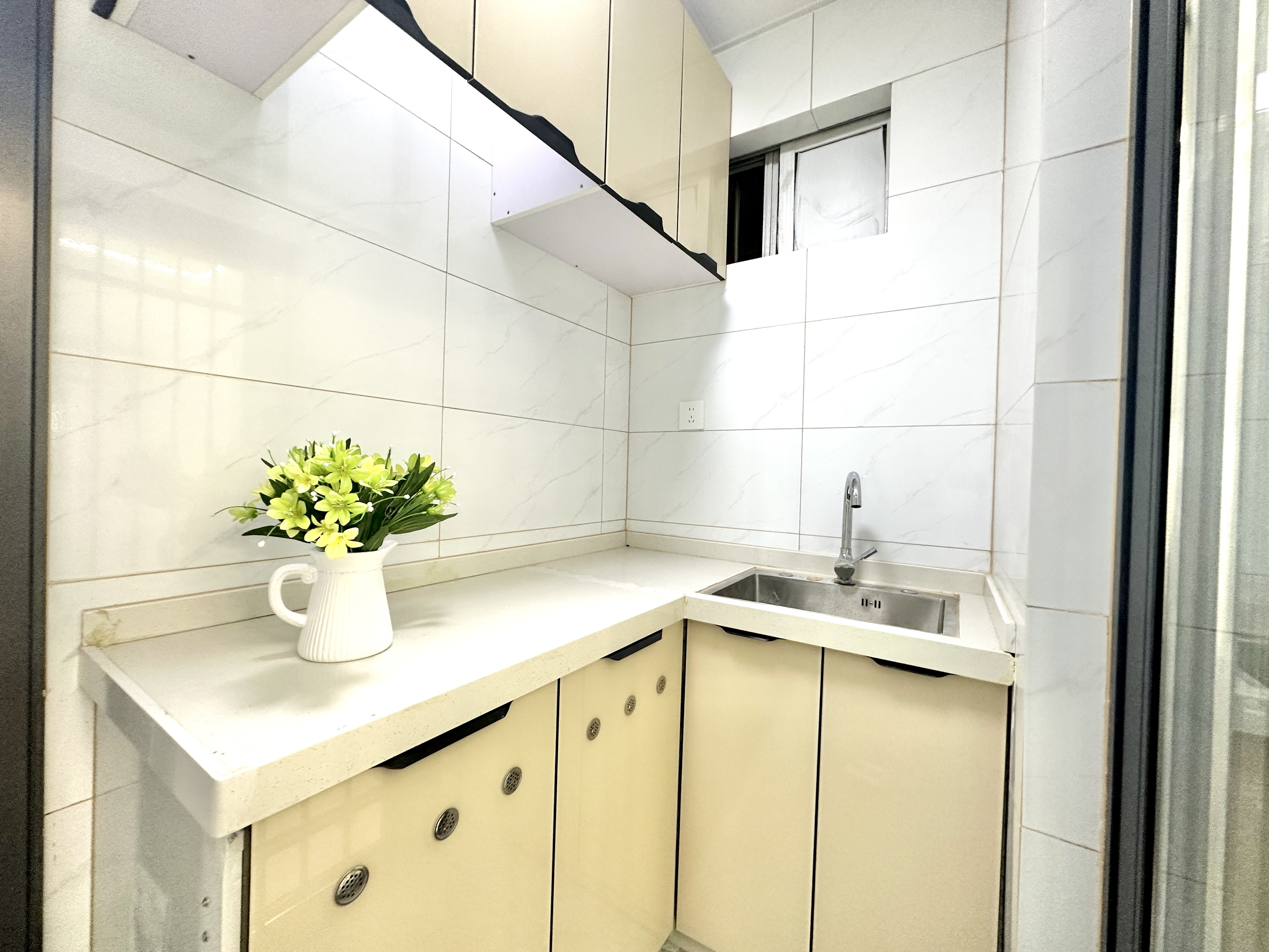 千禧郎大厦  1室1厅1卫    58.8万 千禧郎大厦  1室1厅1卫    58.8万厨房