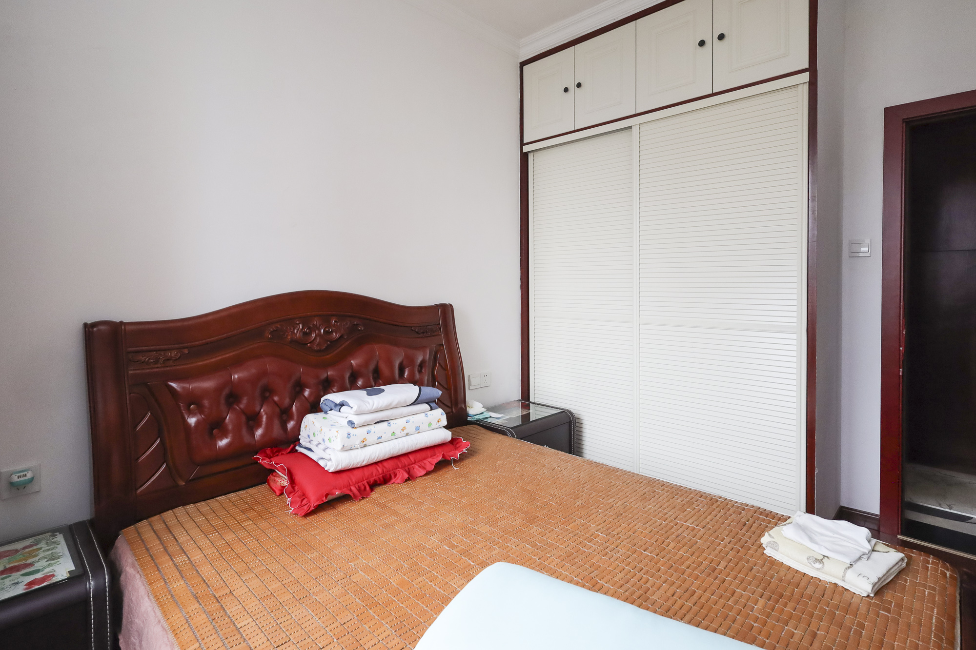 世茂外滩里(世茂铂翠湾三期)  3室2厅1卫    147.93万 世茂外滩里(世茂铂翠湾三期)  3室2厅1卫    147.93万卧室