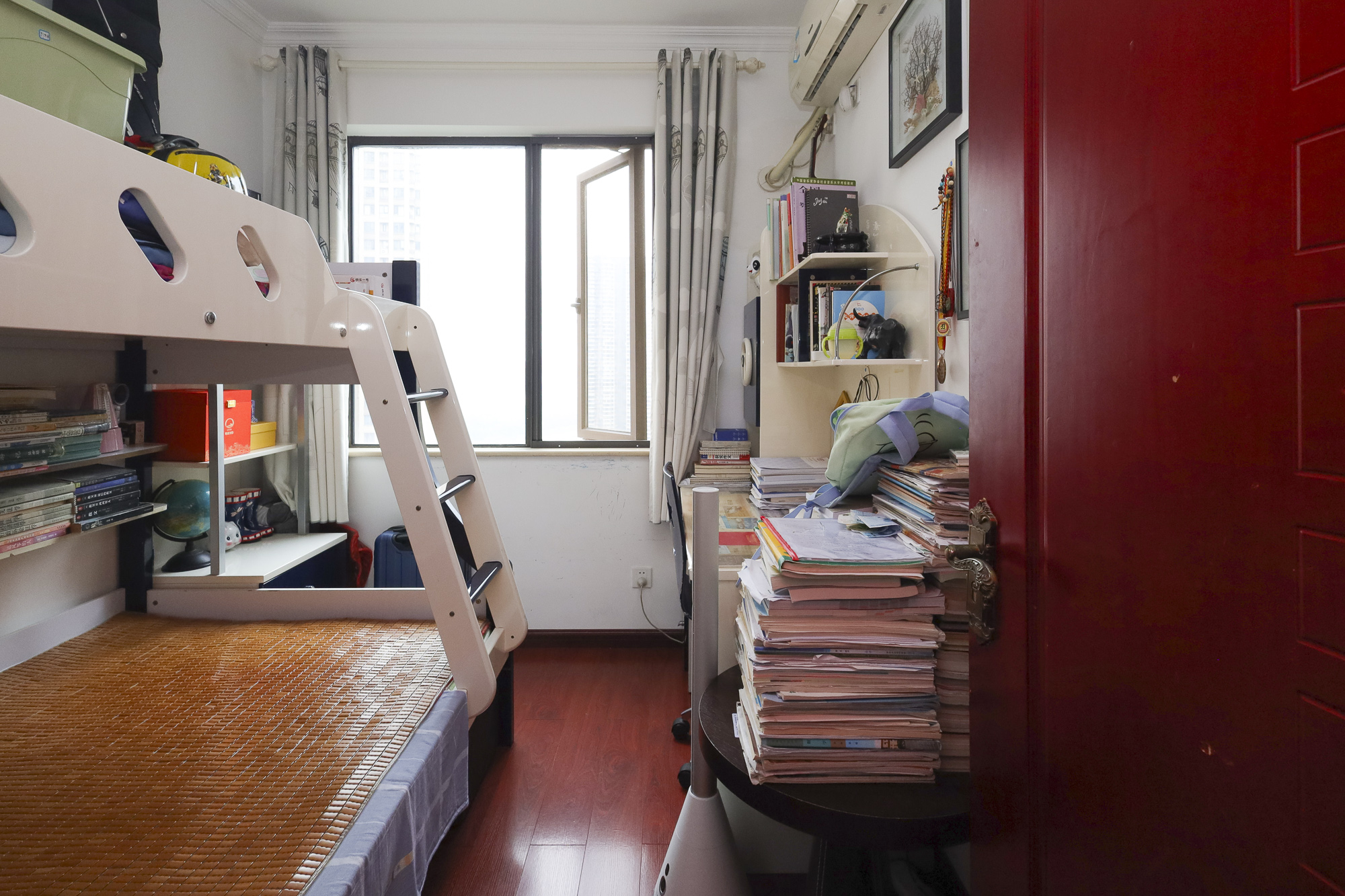 世茂外滩里(世茂铂翠湾三期)  3室2厅1卫    147.93万 世茂外滩里(世茂铂翠湾三期)  3室2厅1卫    147.93万卧室