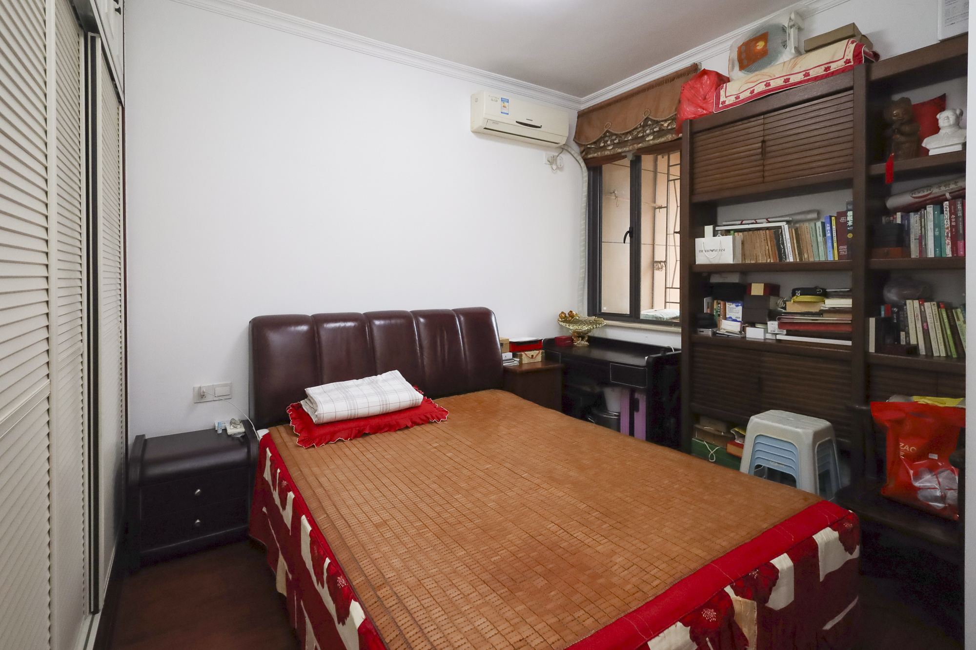 世茂外滩里(世茂铂翠湾三期)  3室2厅1卫    147.93万 世茂外滩里(世茂铂翠湾三期)  3室2厅1卫    147.93万卧室