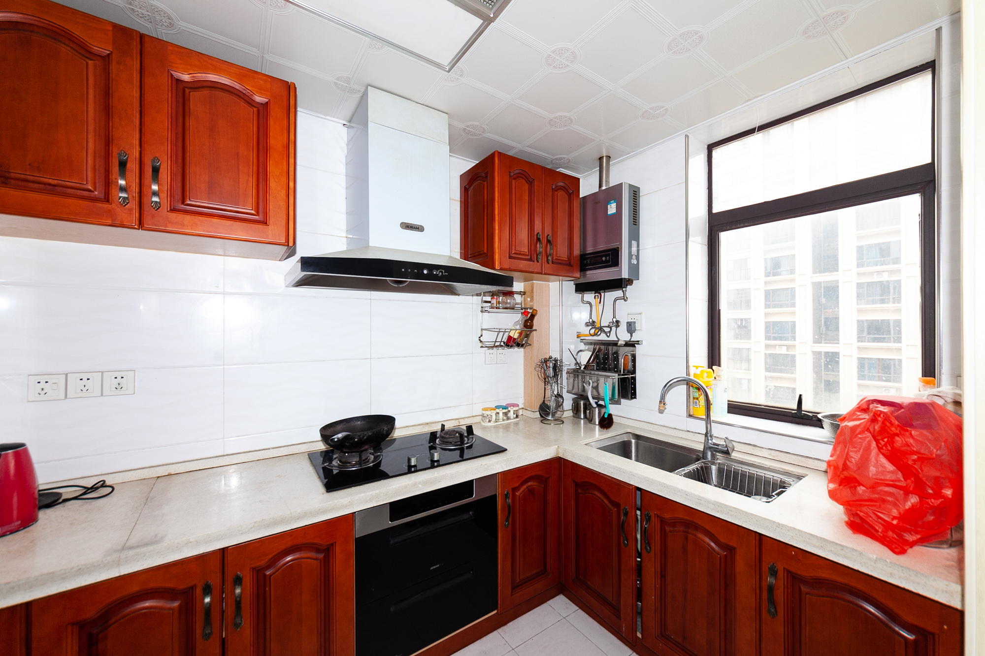 南山苏迪亚诺 5室2厅2卫 108.0万 南山苏迪亚诺 5室2厅2卫 108.0万厨房