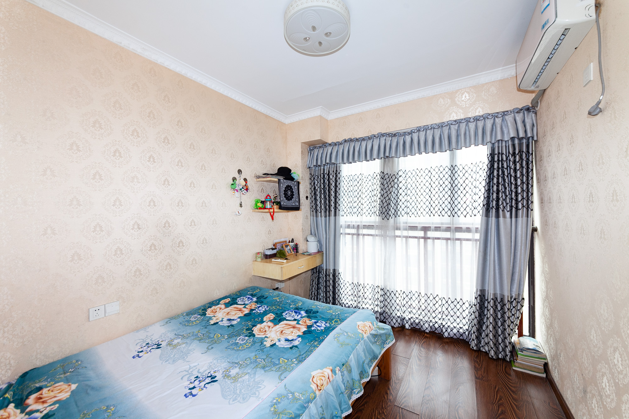 南山苏迪亚诺 5室2厅2卫 108.0万 南山苏迪亚诺 5室2厅2卫 108.0万卧室