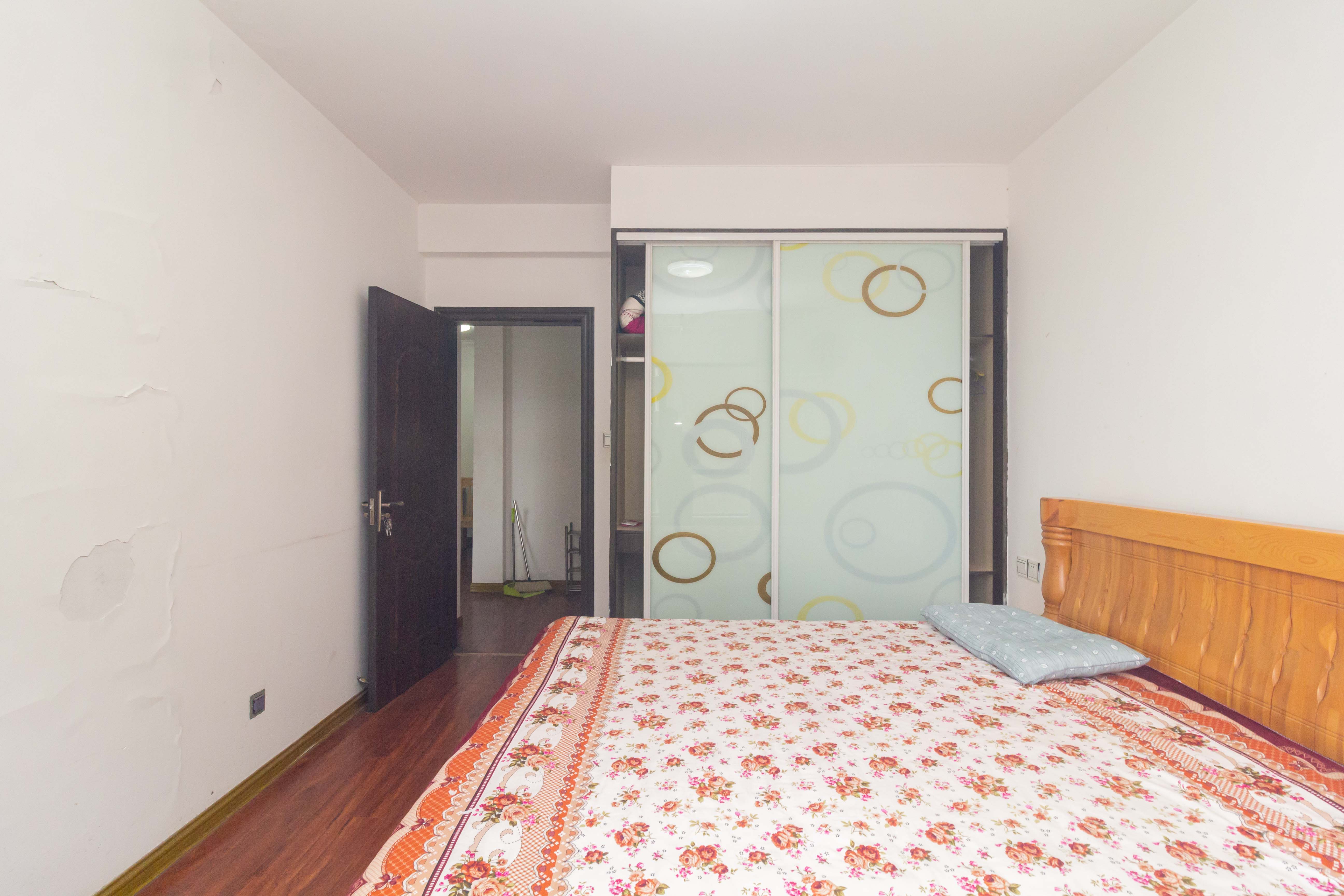 中国铁建国际城一期  2室2厅1卫    42.8万 中国铁建国际城一期  2室2厅1卫    42.8万卧室