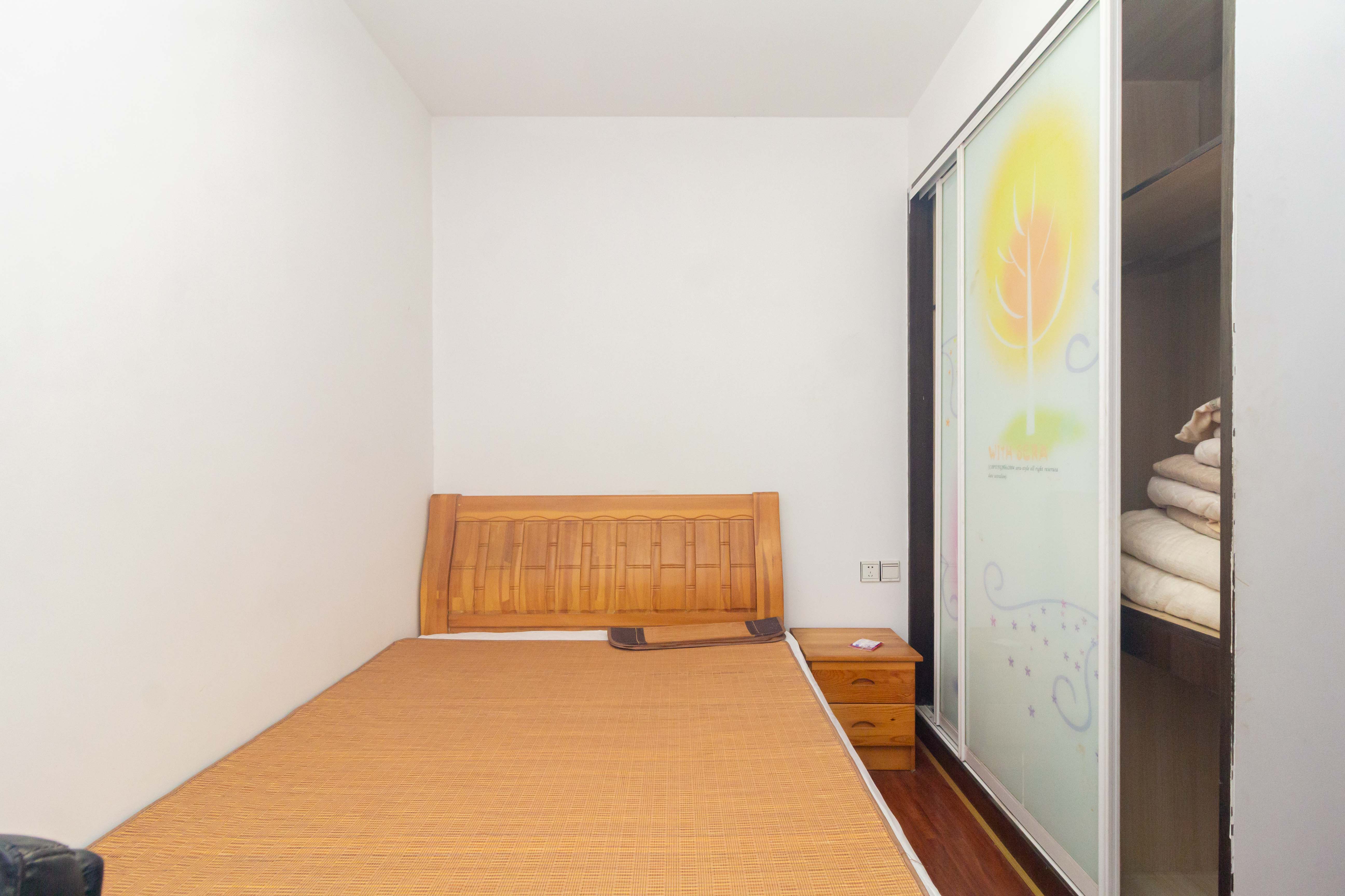 中国铁建国际城一期  2室2厅1卫    42.8万 中国铁建国际城一期  2室2厅1卫    42.8万卧室