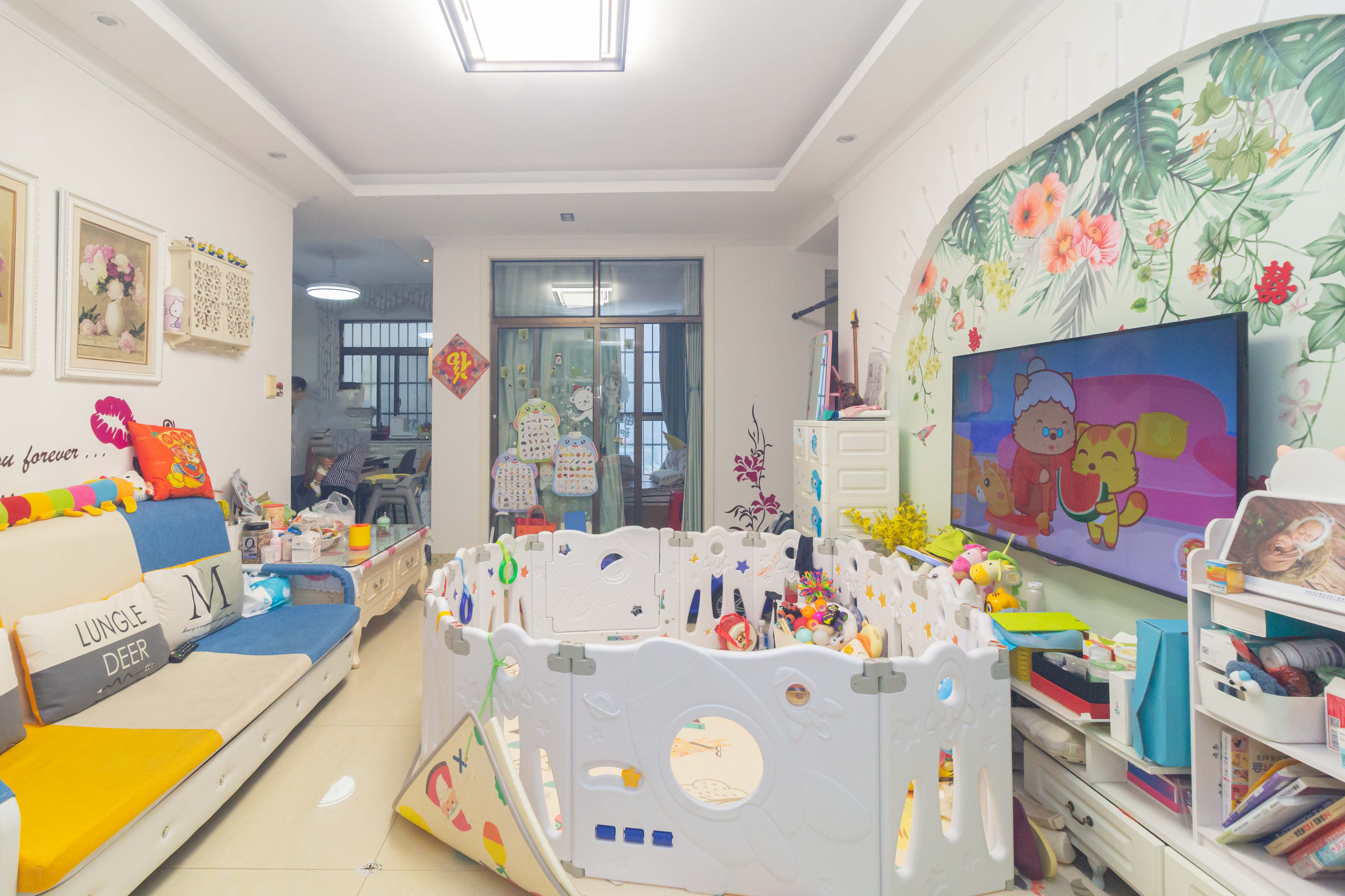 和泉嘉园 3室2厅2卫 62.8万 和泉嘉园 3室2厅2卫 62.8万客厅