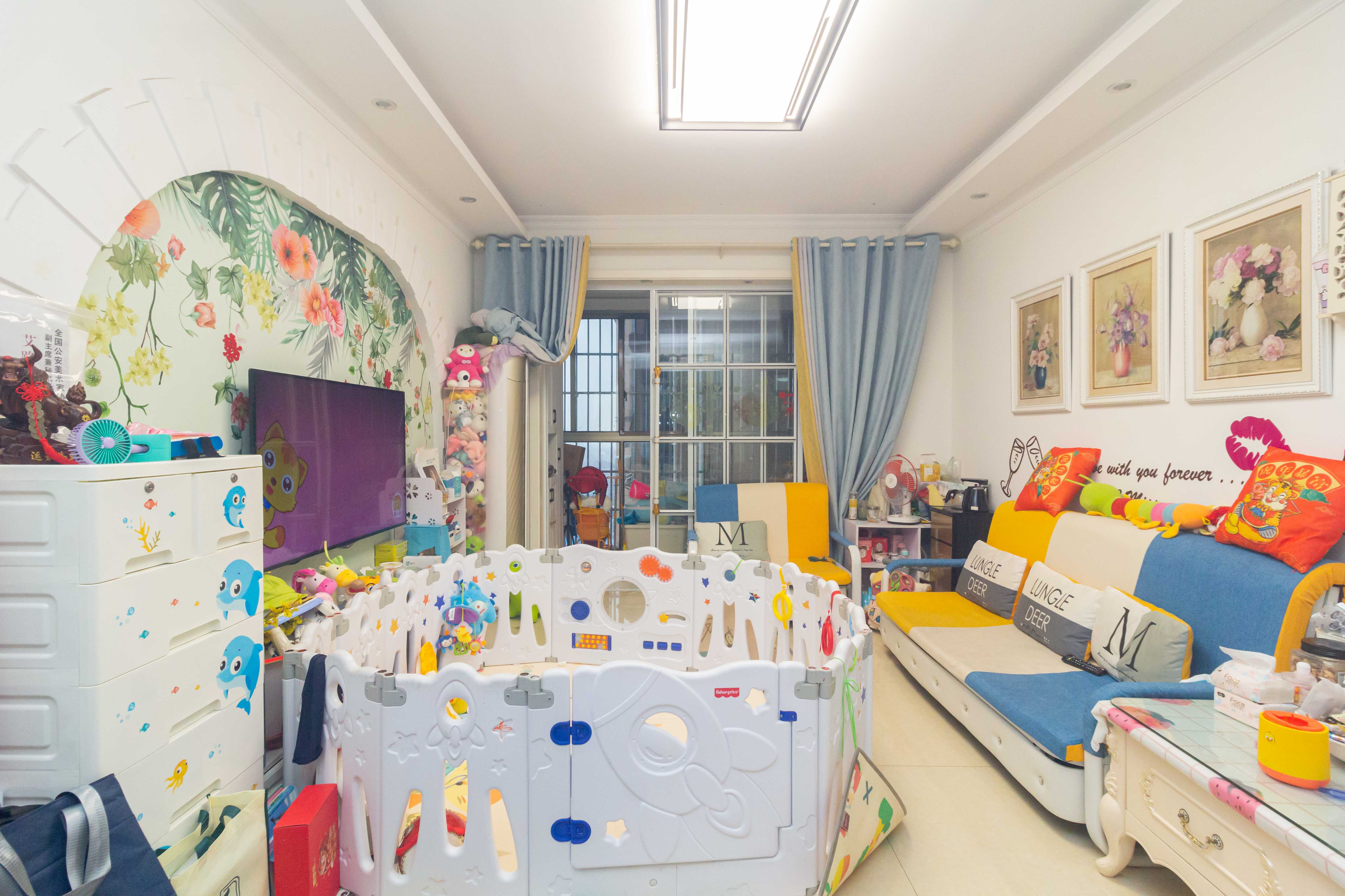 和泉嘉园 3室2厅2卫 62.8万 和泉嘉园 3室2厅2卫 62.8万客厅