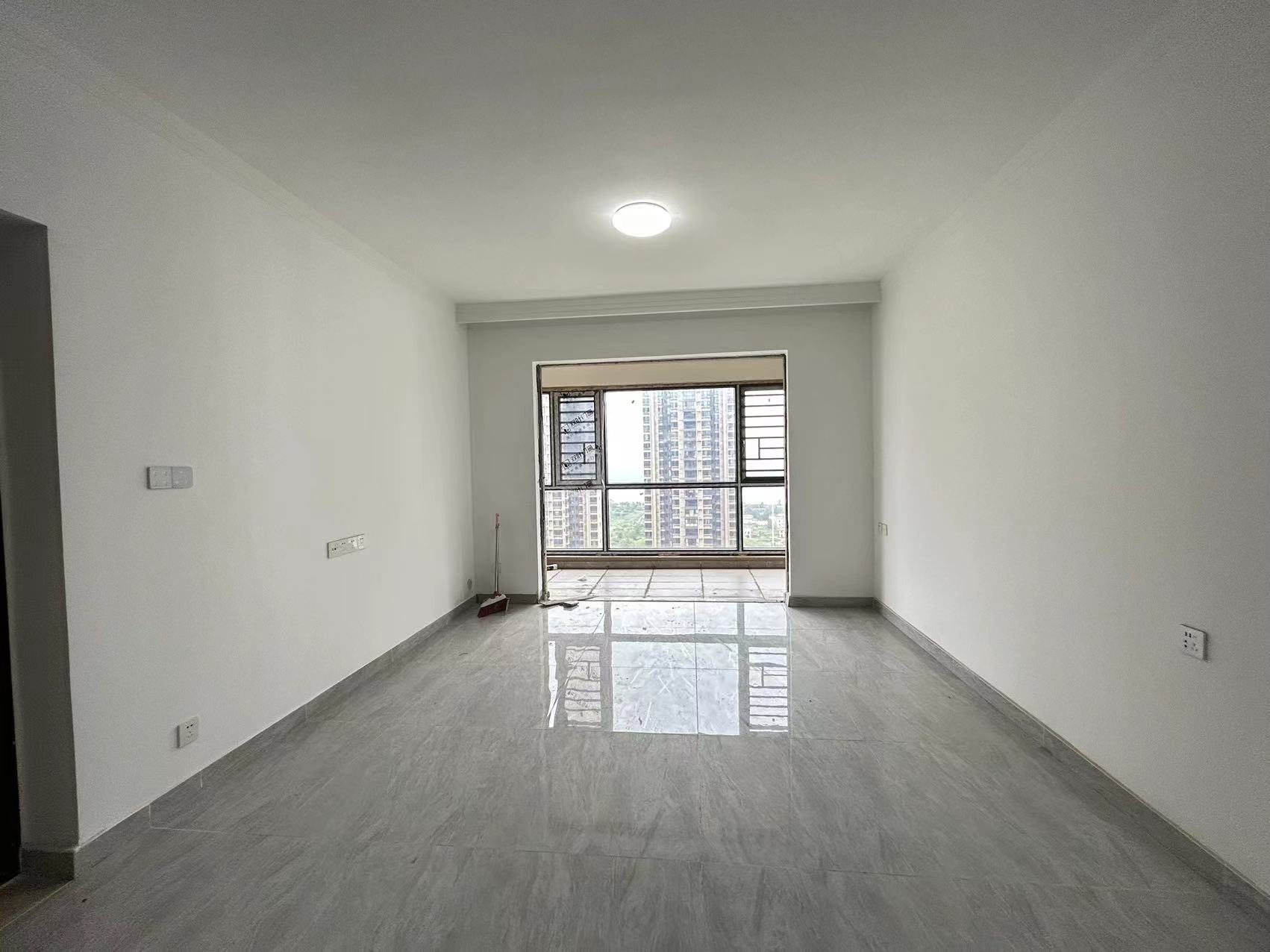 蓝溪谷 4室2厅2卫 72.0万 蓝溪谷 4室2厅2卫 72.0万室内图