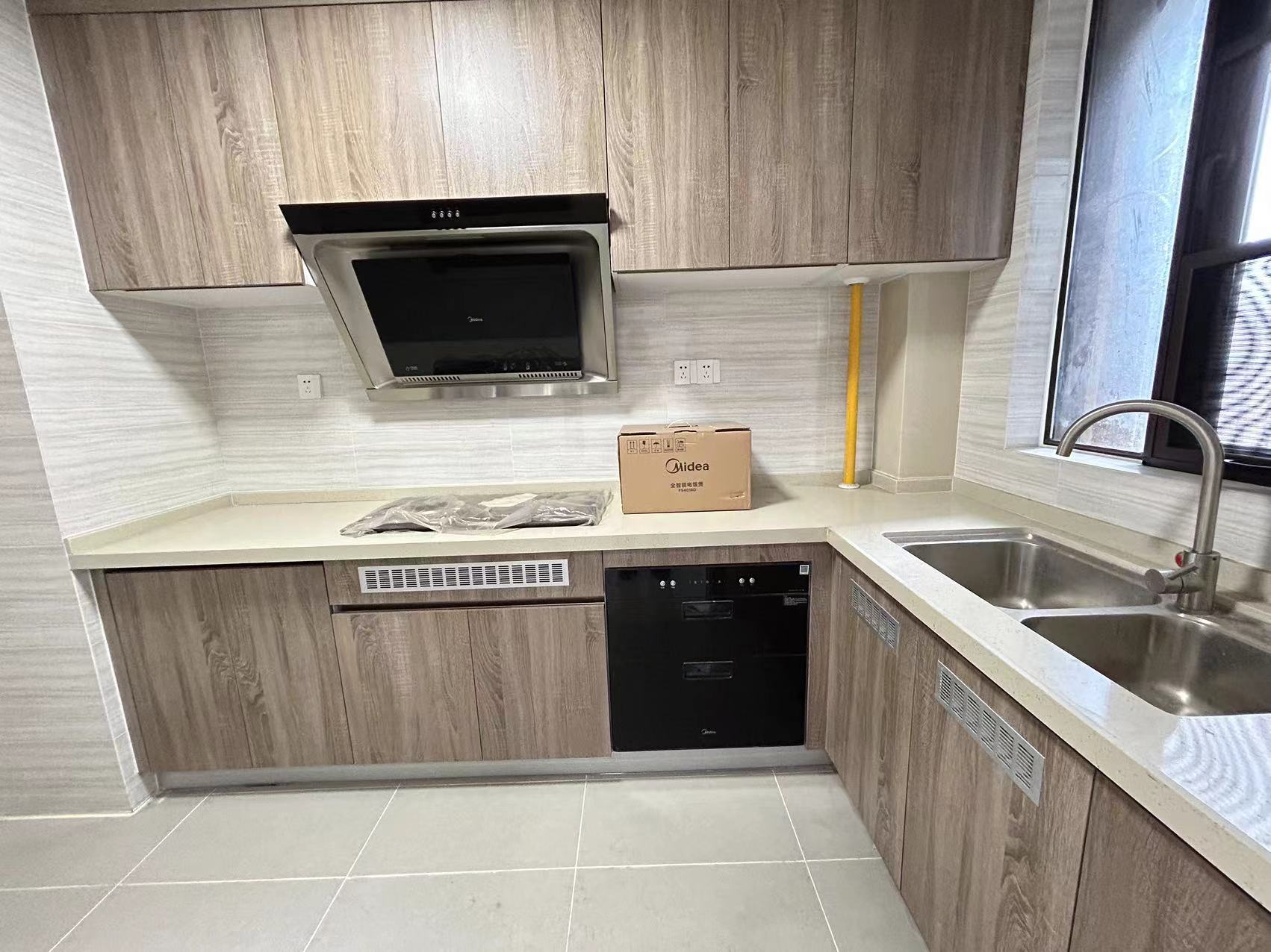 蓝溪谷 4室2厅2卫 72.0万 蓝溪谷 4室2厅2卫 72.0万室内图