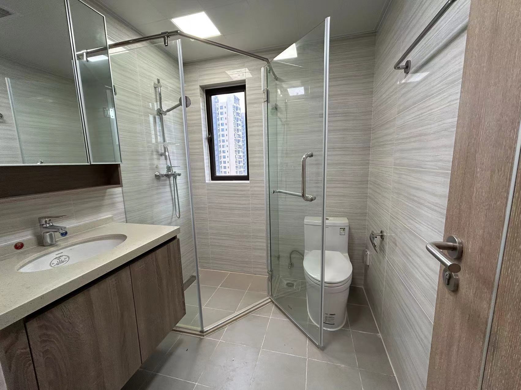 蓝溪谷 4室2厅2卫 72.0万 蓝溪谷 4室2厅2卫 72.0万室内图