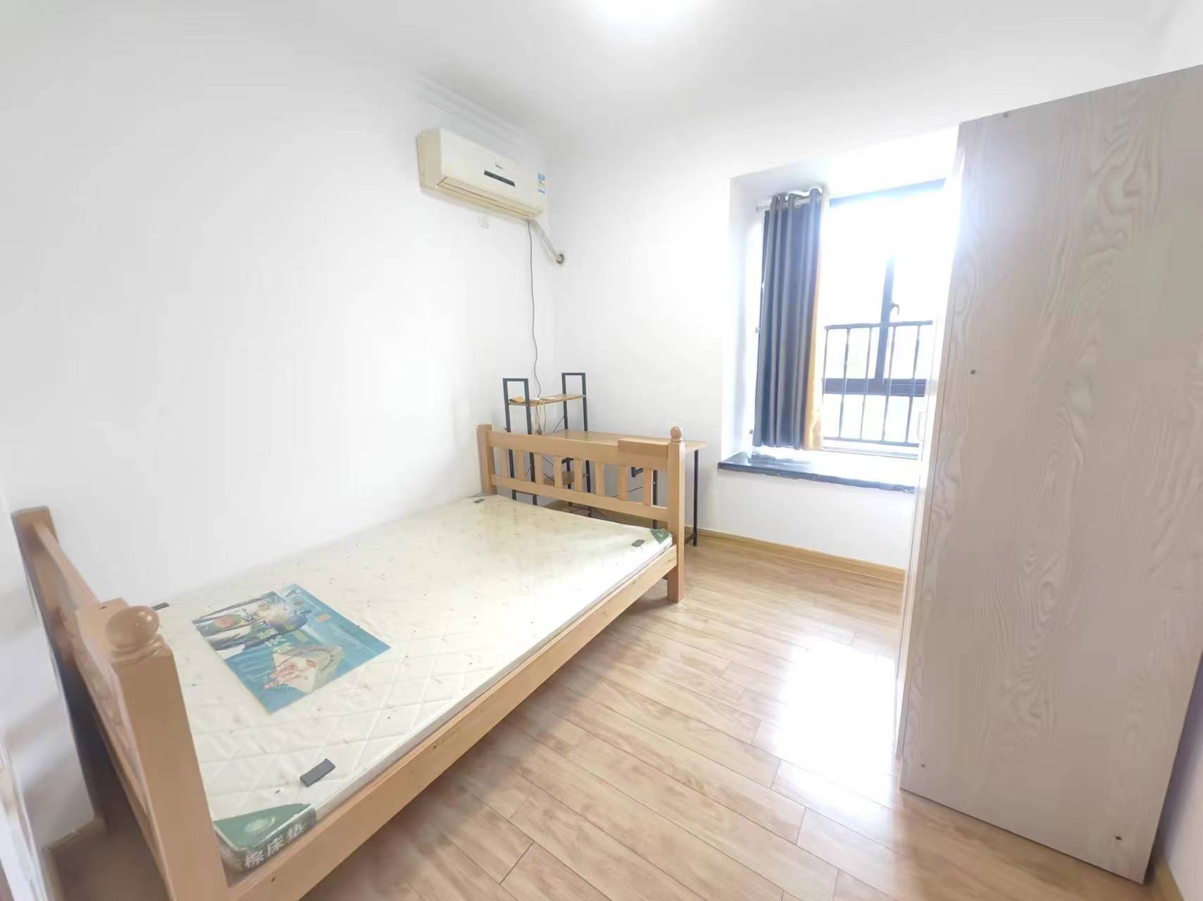 碧桂园  3室2厅2卫   48.00万客厅