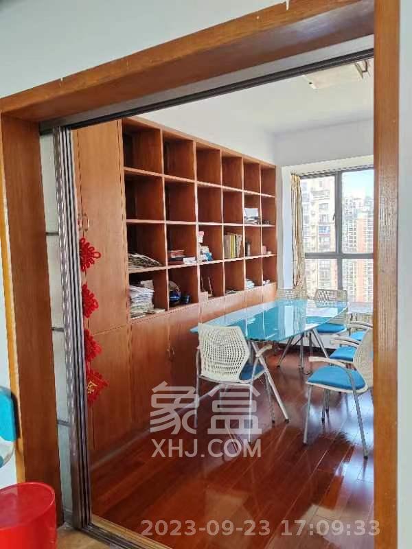 珠江东方明珠（新地东方明珠）一二期  3室2厅2卫   2000.00元/月室内图