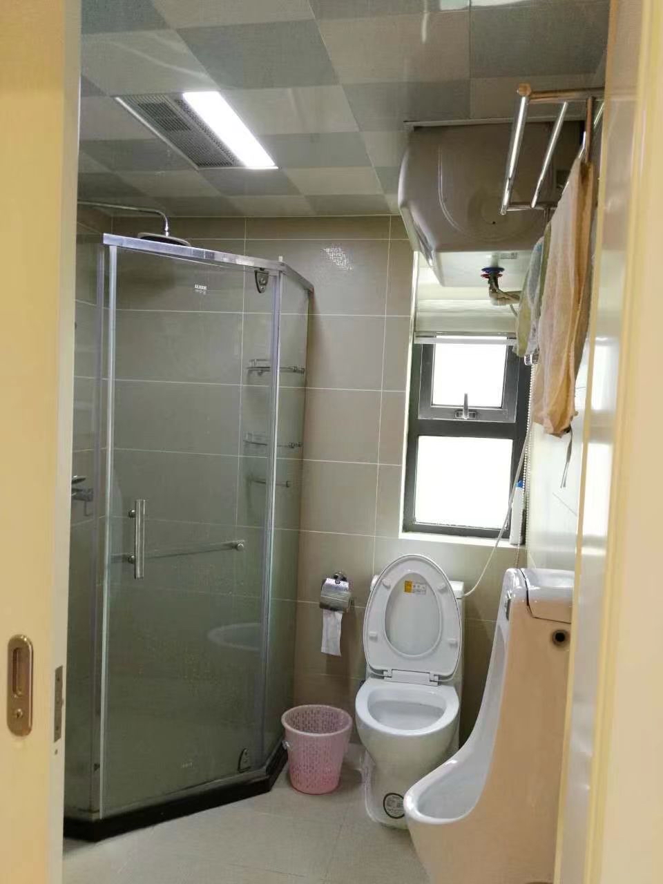 中天会展城A区  2室1厅1卫   2600.00元/月室内图