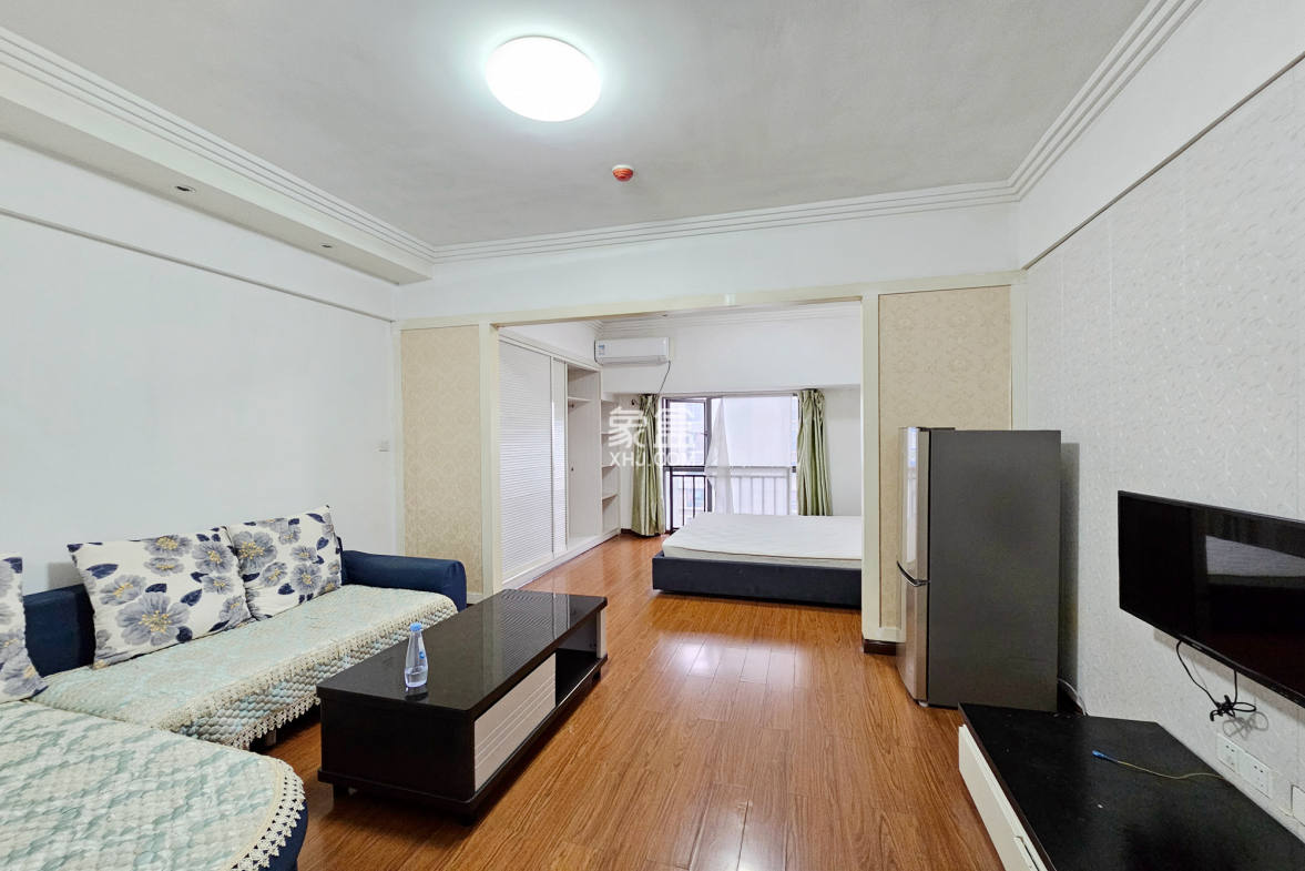 西子一间  1室1厅1卫    29.8万 西子一间  1室1厅1卫    29.8万客厅