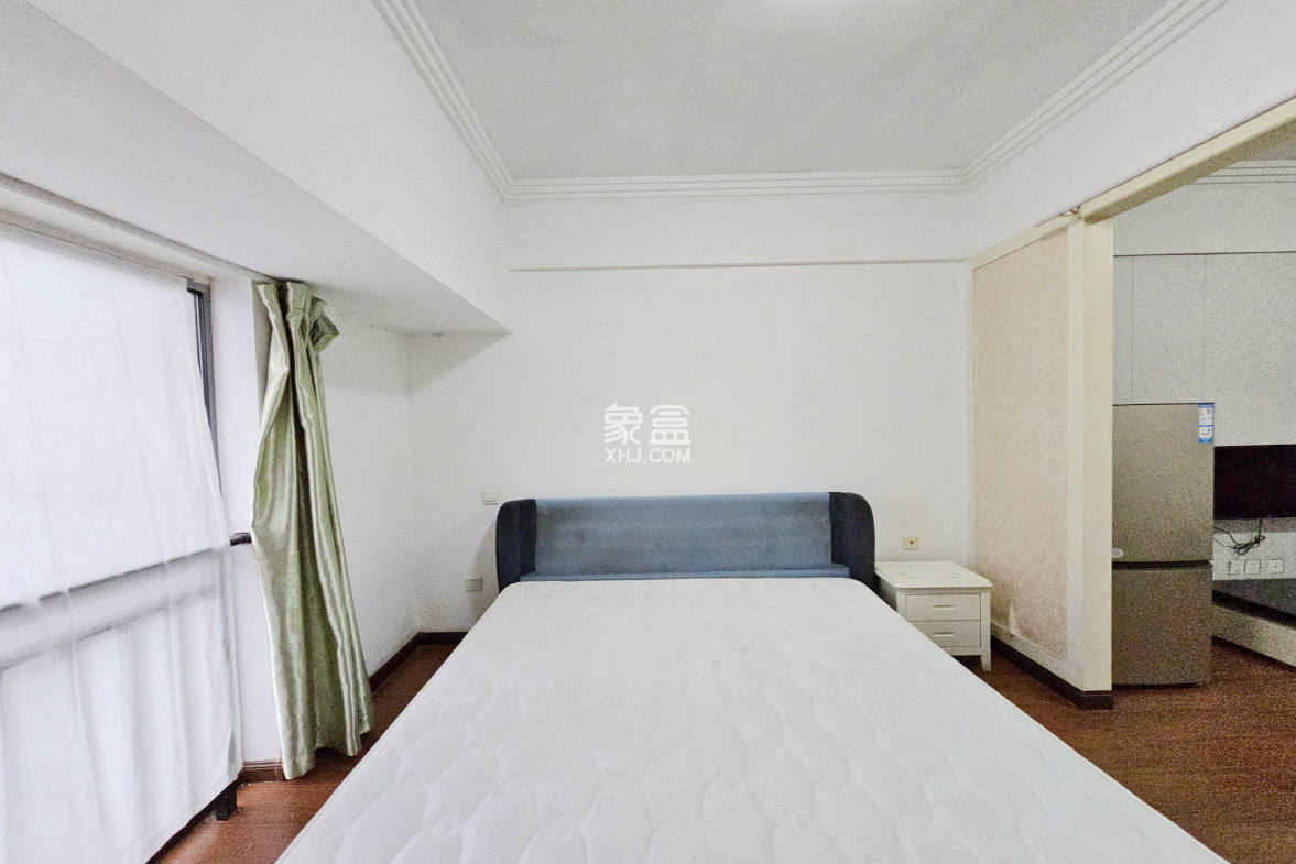 西子一间  1室1厅1卫    29.8万 西子一间  1室1厅1卫    29.8万卧室