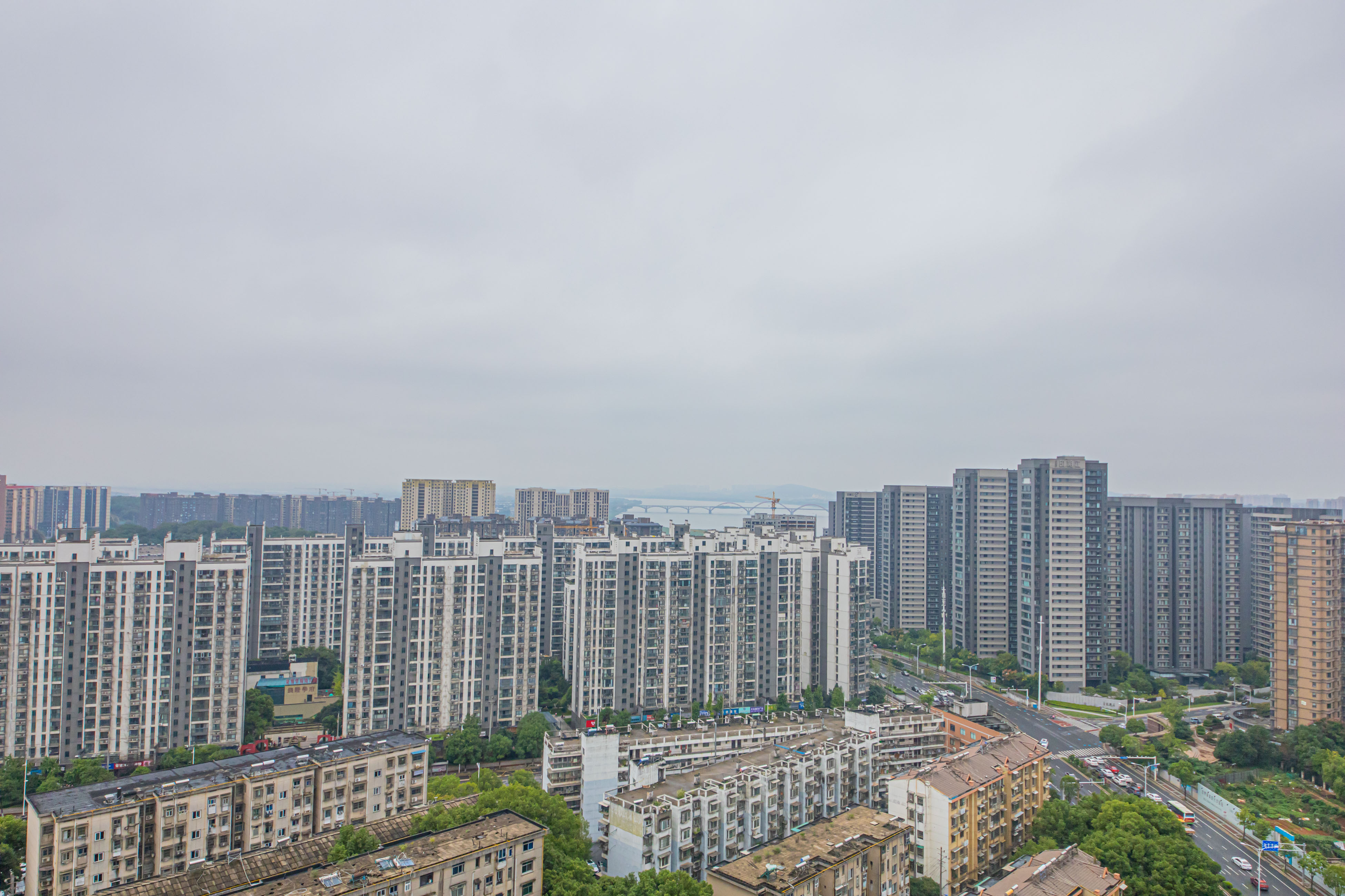 文景领秀  4室2厅2卫   102.00万阳台