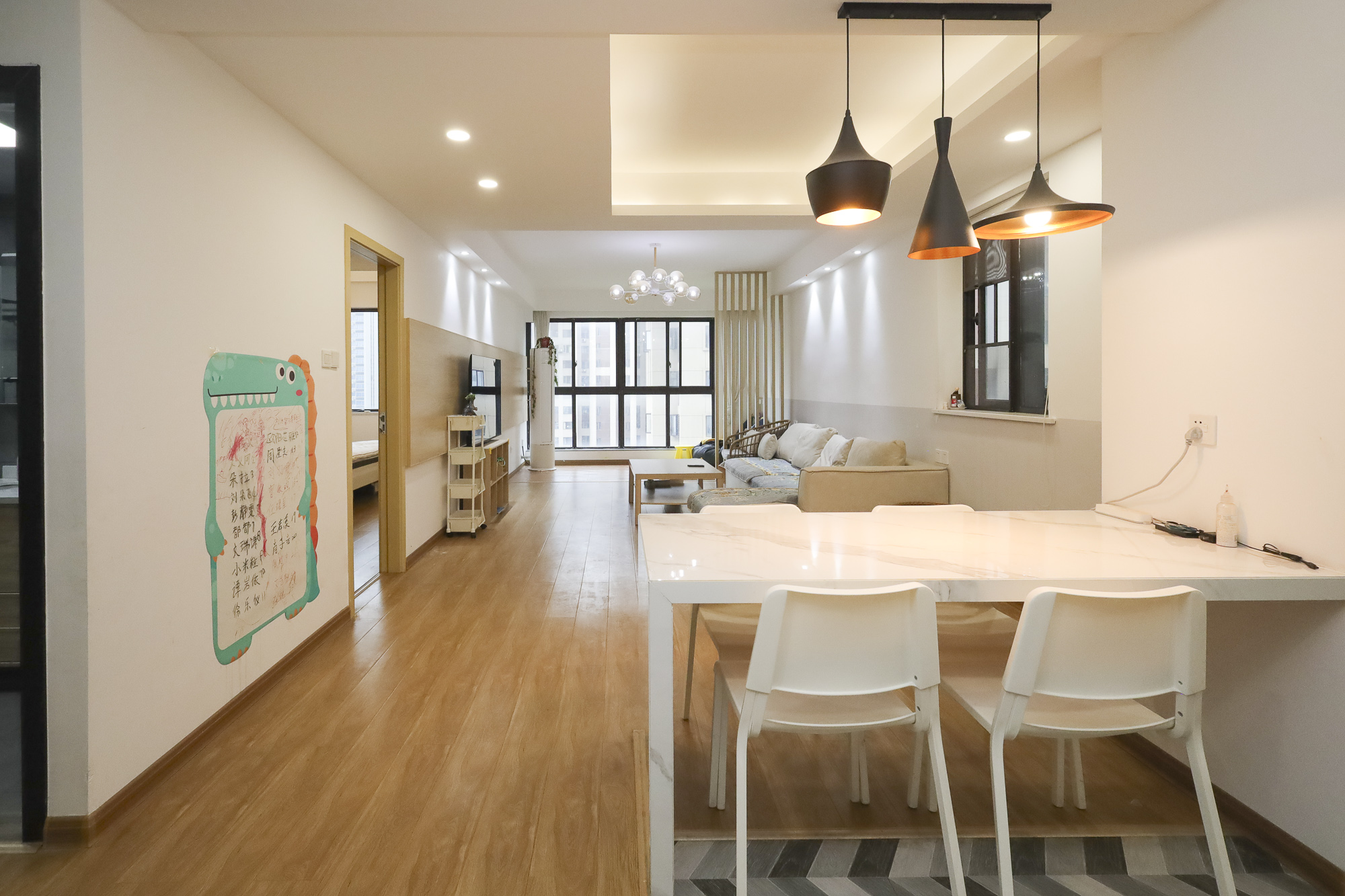 中铁西江悦一期  3室2厅1卫    148.0万 中铁西江悦一期  3室2厅1卫    148.0万客厅