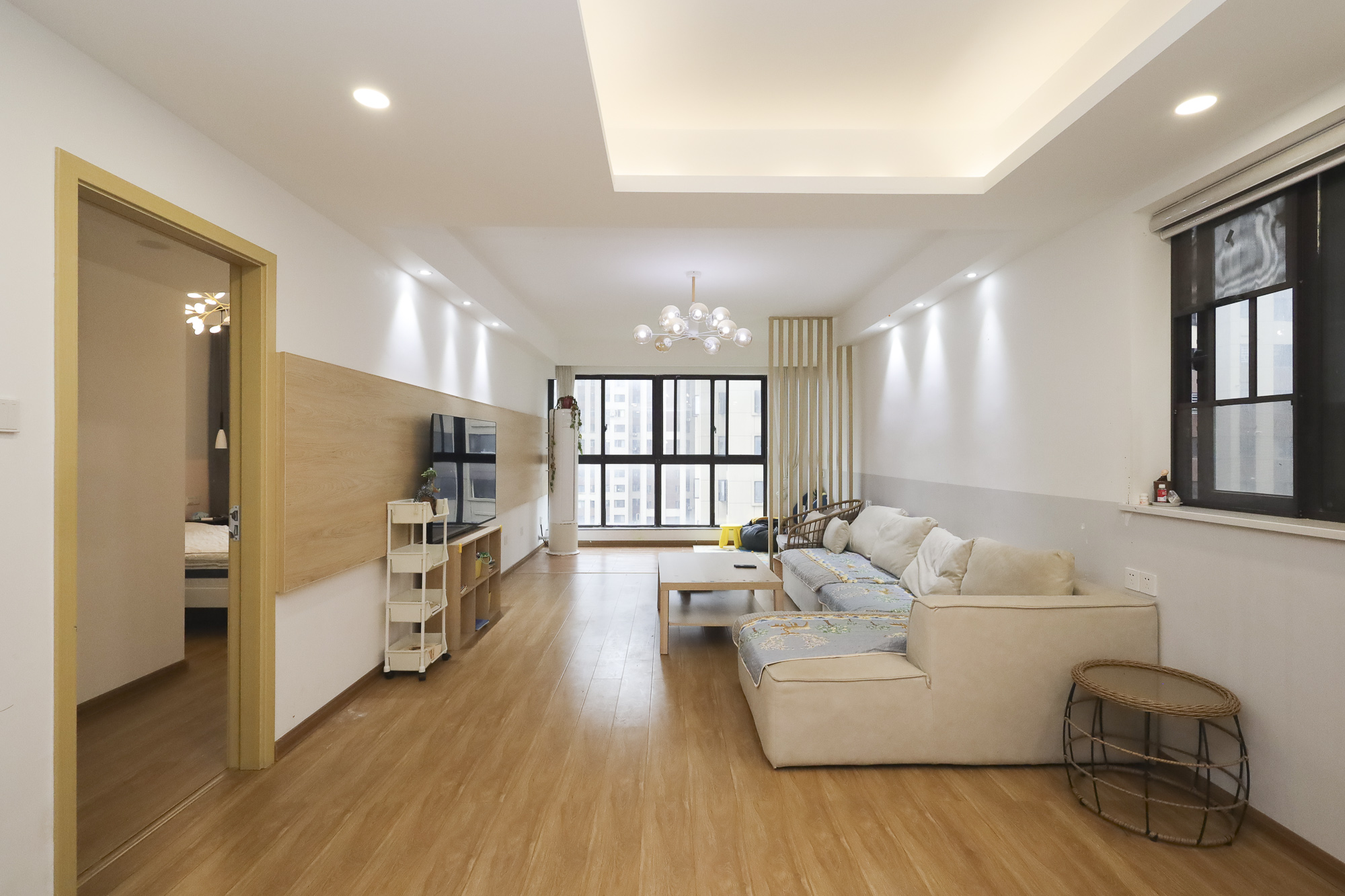 中铁西江悦一期  3室2厅1卫    148.0万 中铁西江悦一期  3室2厅1卫    148.0万客厅