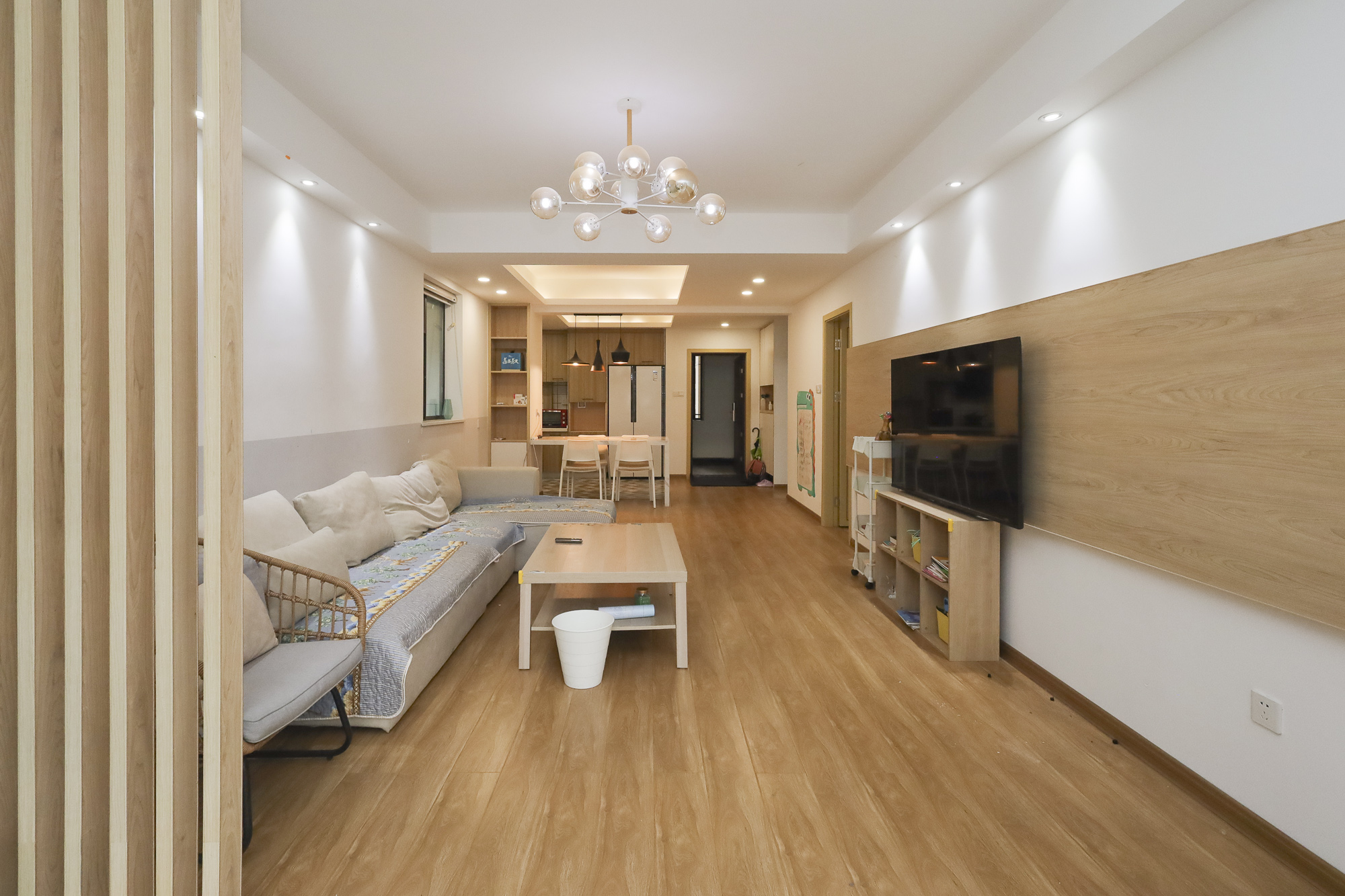 中铁西江悦一期  3室2厅1卫    148.0万 中铁西江悦一期  3室2厅1卫    148.0万客厅