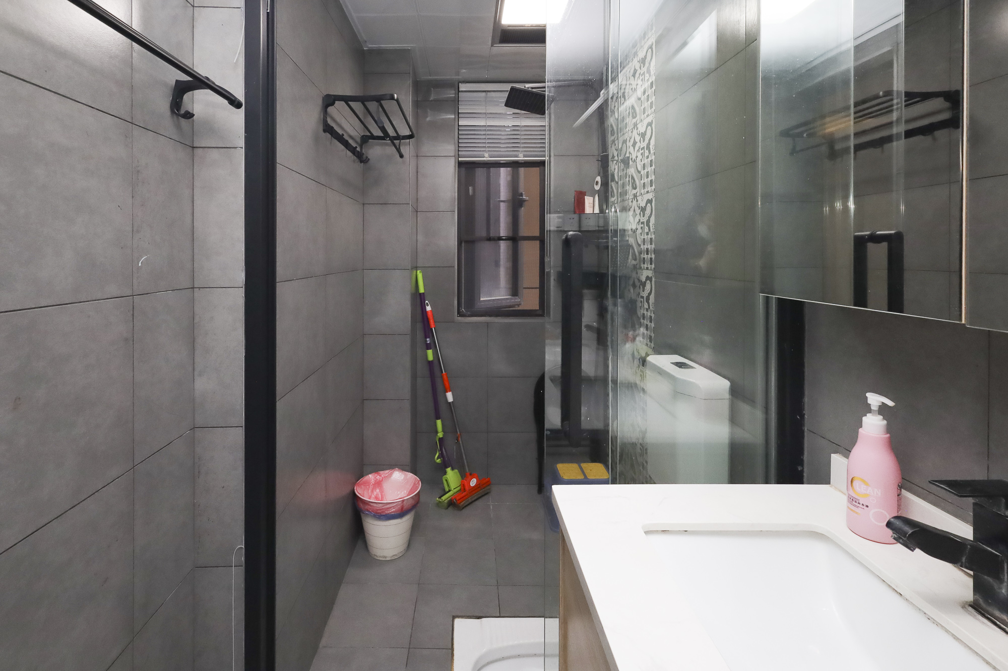 中铁西江悦一期  3室2厅1卫    148.0万 中铁西江悦一期  3室2厅1卫    148.0万卫生间