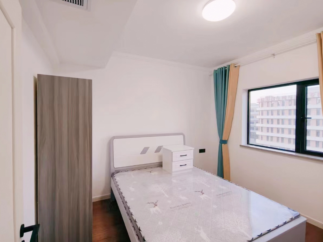 万科金色梦想D区  4室2厅2卫    175.0万卧室