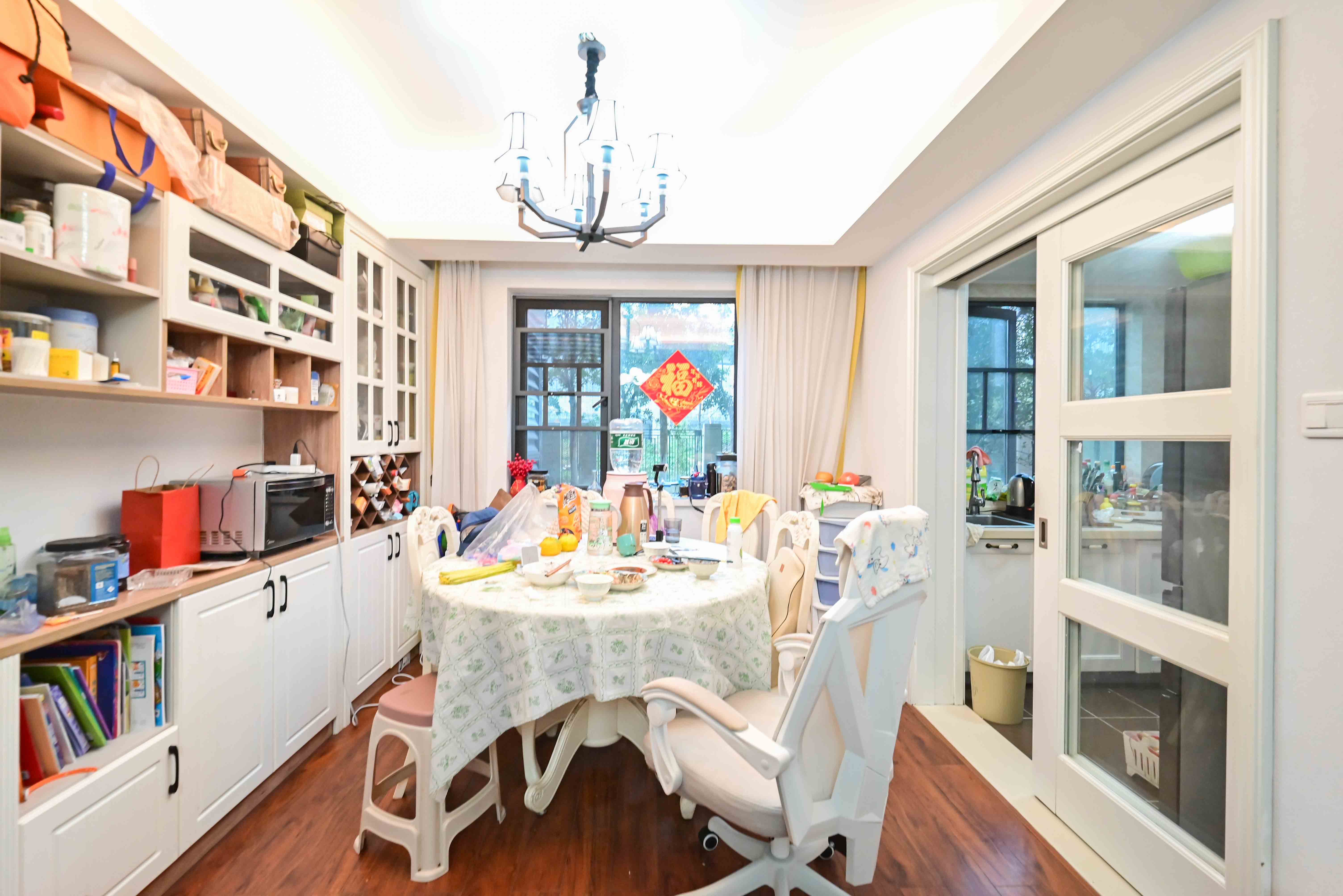 万科魅力之城观澜里 3室2厅2卫 100.0万 万科魅力之城观澜里 3室2厅2卫 100.0万客厅