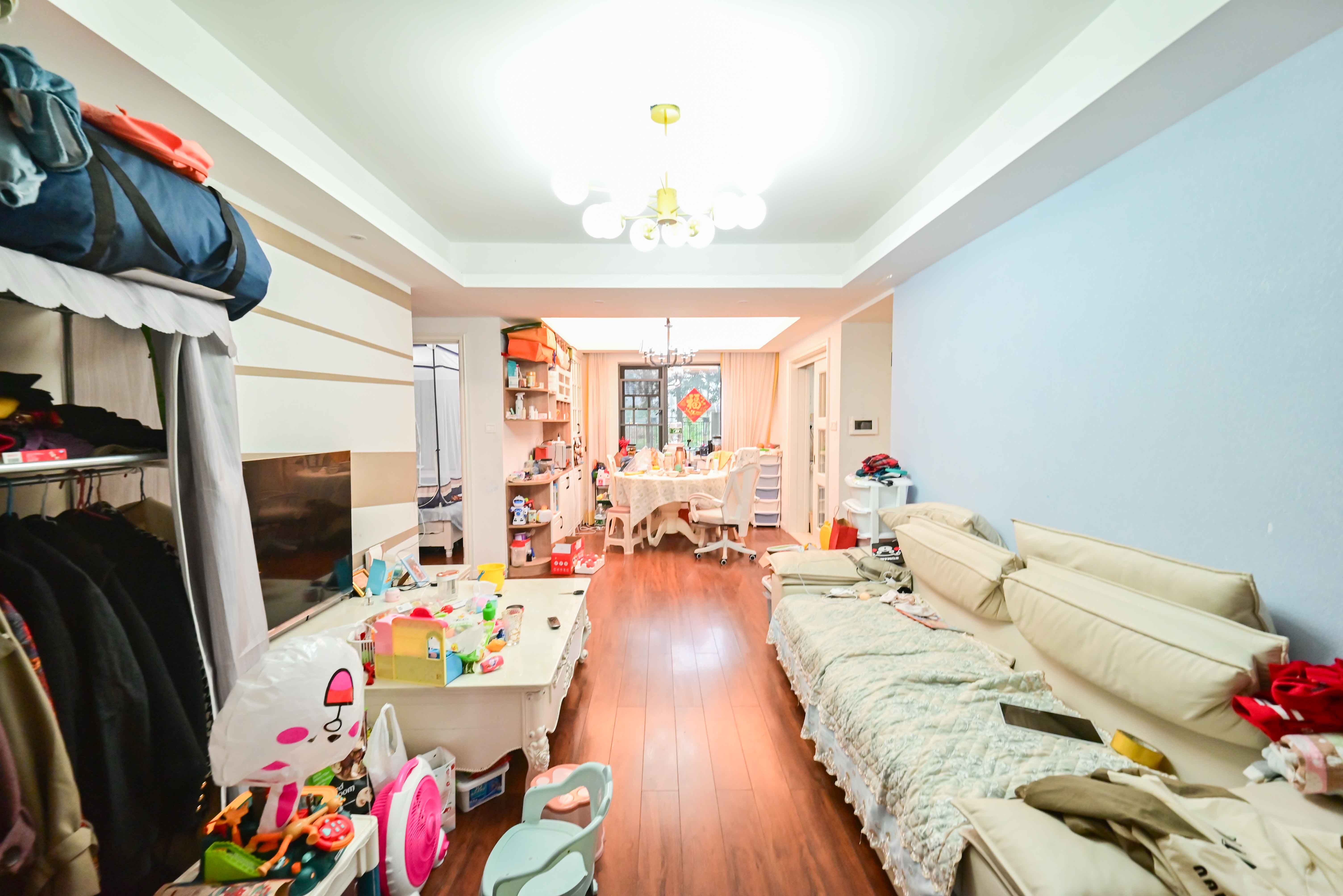 万科魅力之城观澜里 3室2厅2卫 100.0万 万科魅力之城观澜里 3室2厅2卫 100.0万客厅