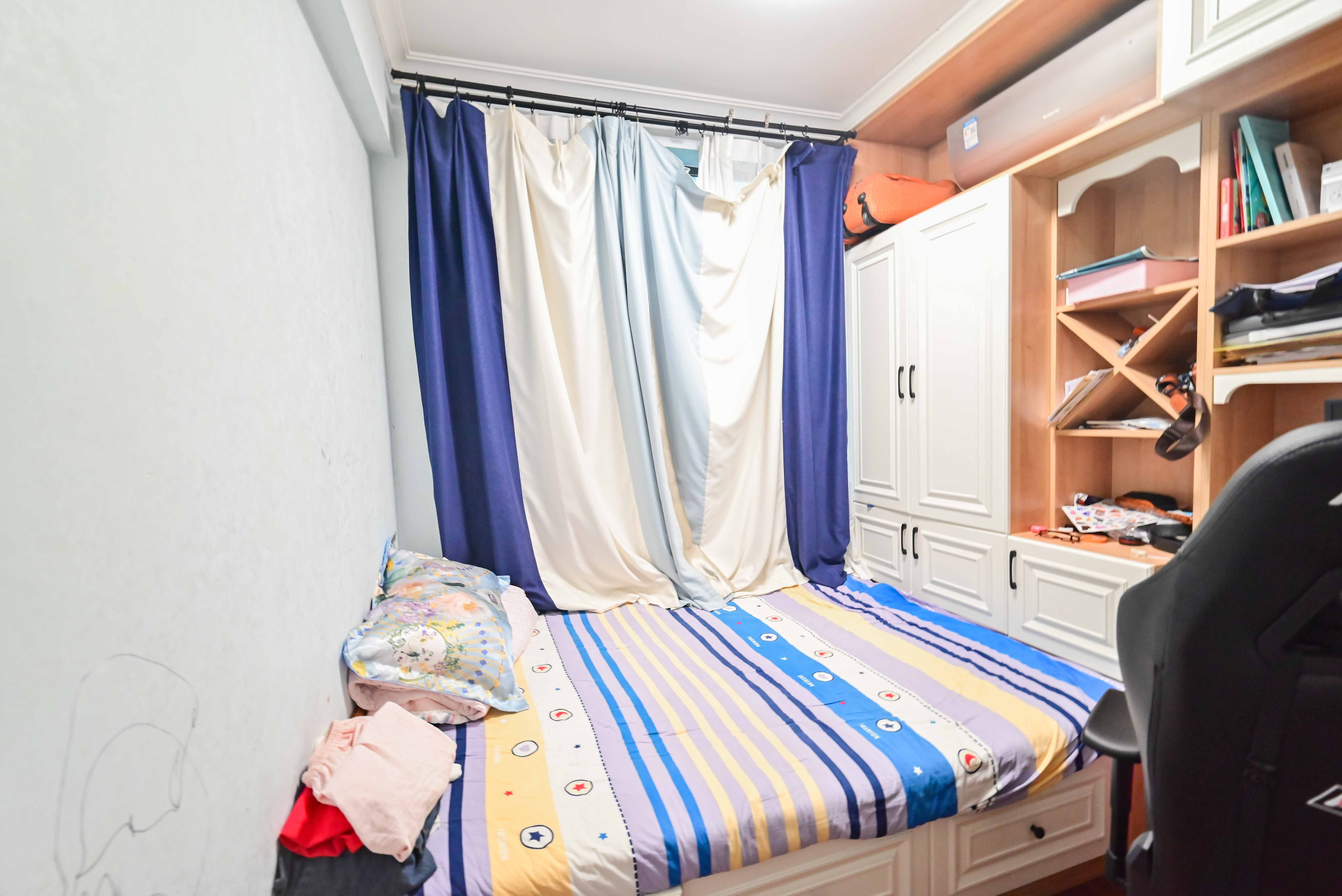 万科魅力之城观澜里 3室2厅2卫 100.0万 万科魅力之城观澜里 3室2厅2卫 100.0万卧室