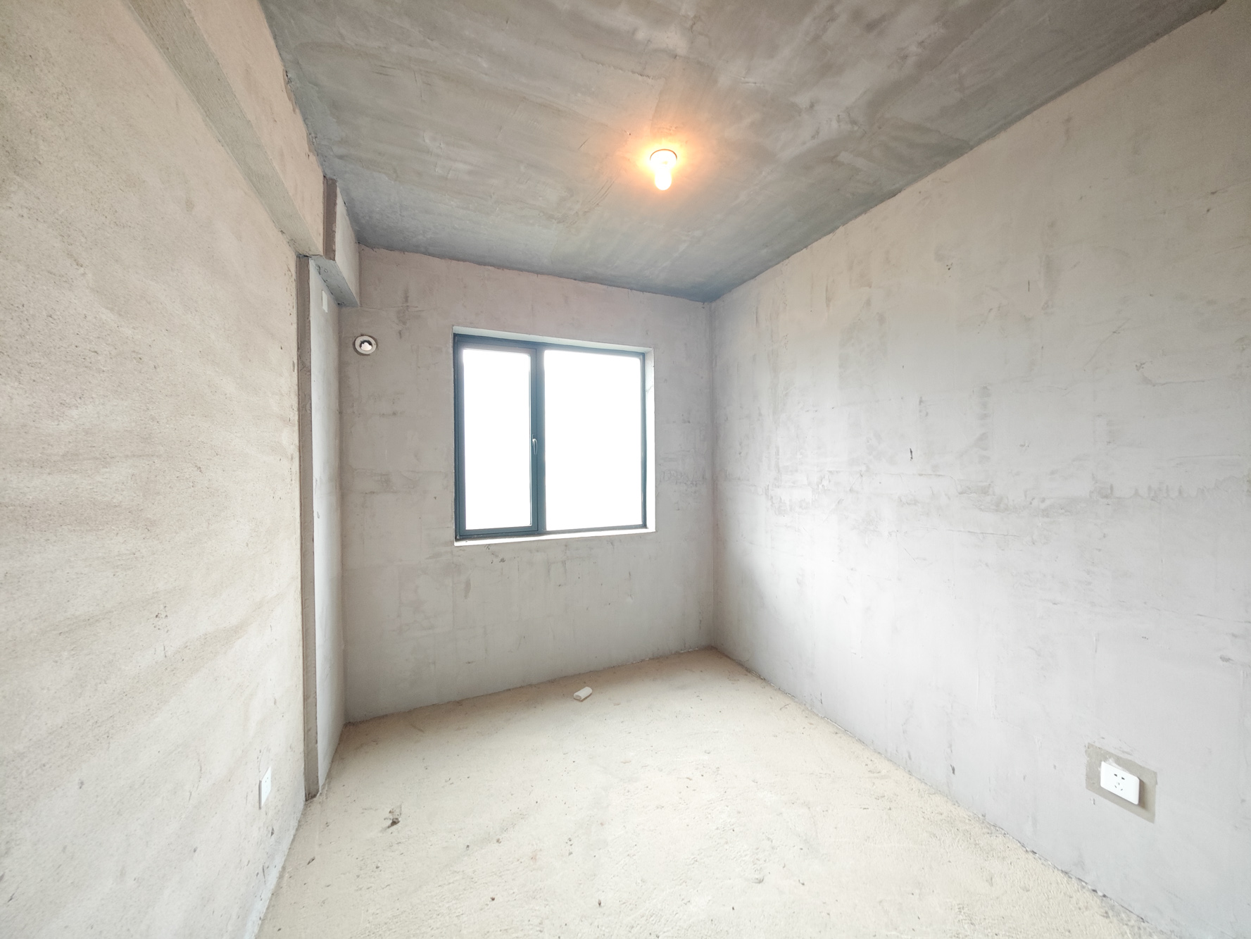 中建嘉和城  4室2厅2卫   120.00万卧室