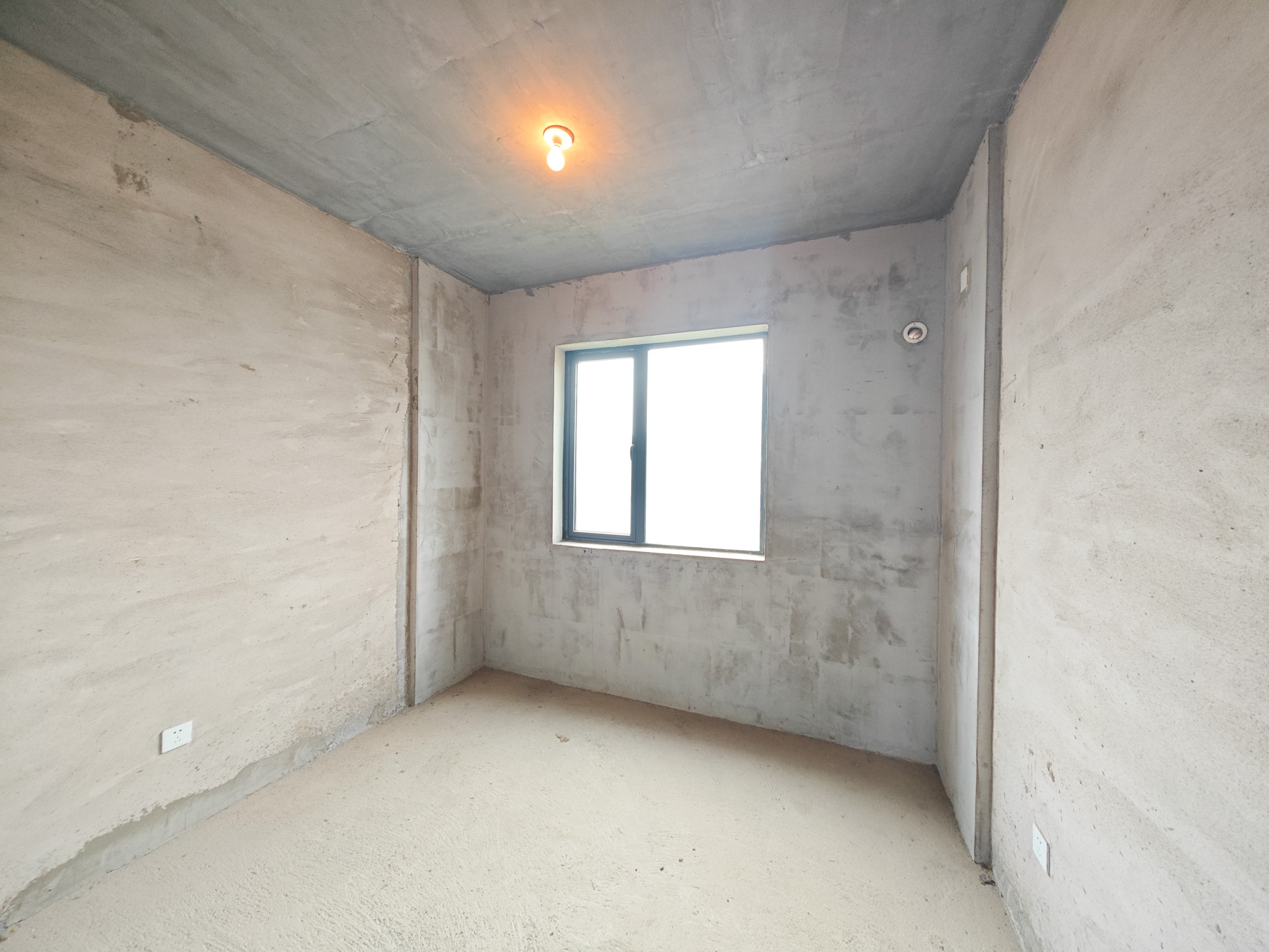 中建嘉和城  4室2厅2卫   120.00万卧室