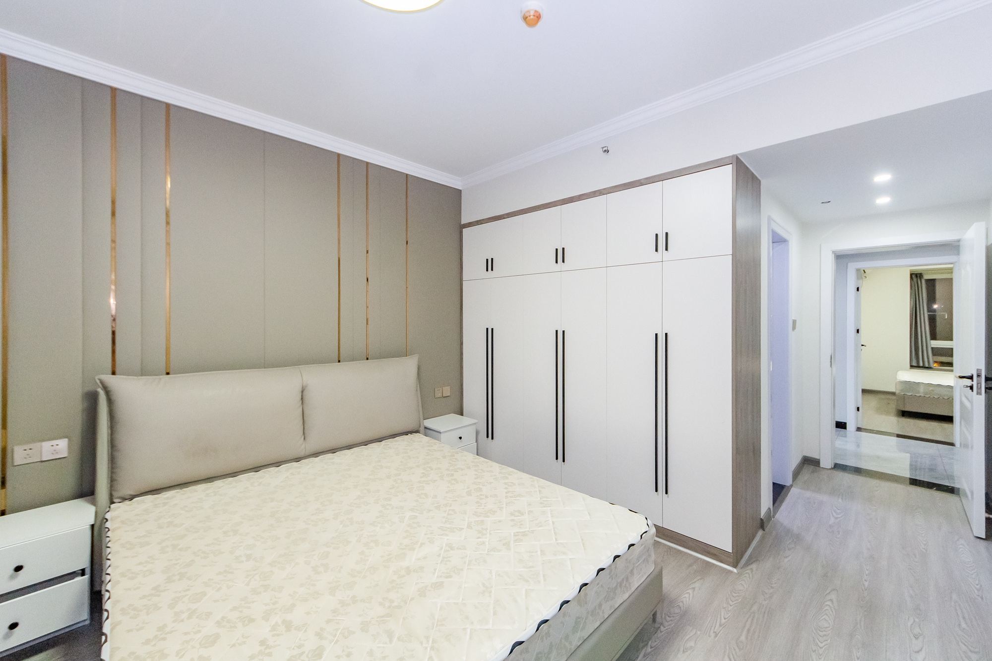 北辰三角洲C3区  3室2厅2卫    220.0万 北辰三角洲C3区  3室2厅2卫    220.0万卧室