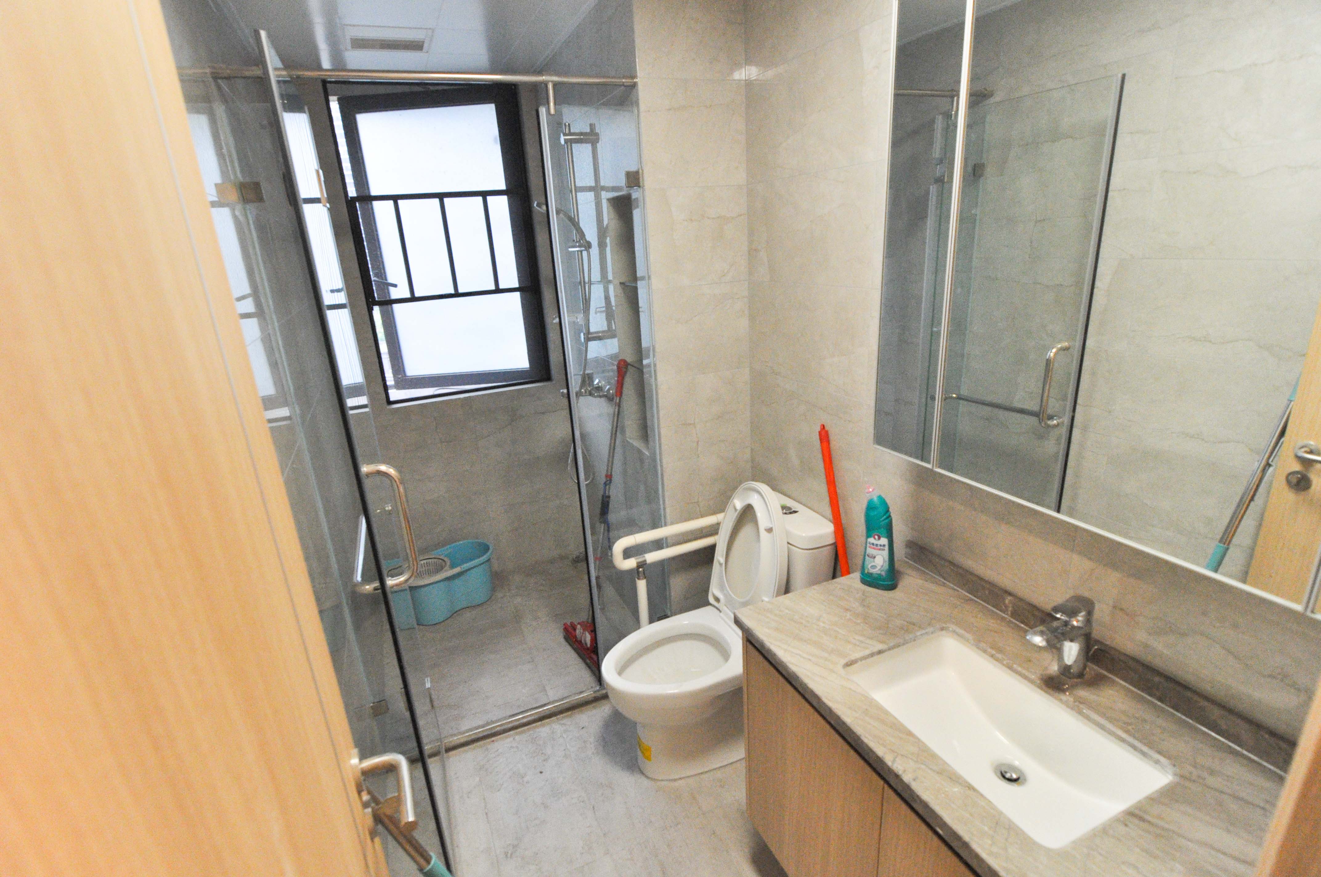 梅溪湖玺悦（新城金茂梦想玺悦）  4室2厅2卫    248.0万卫生间