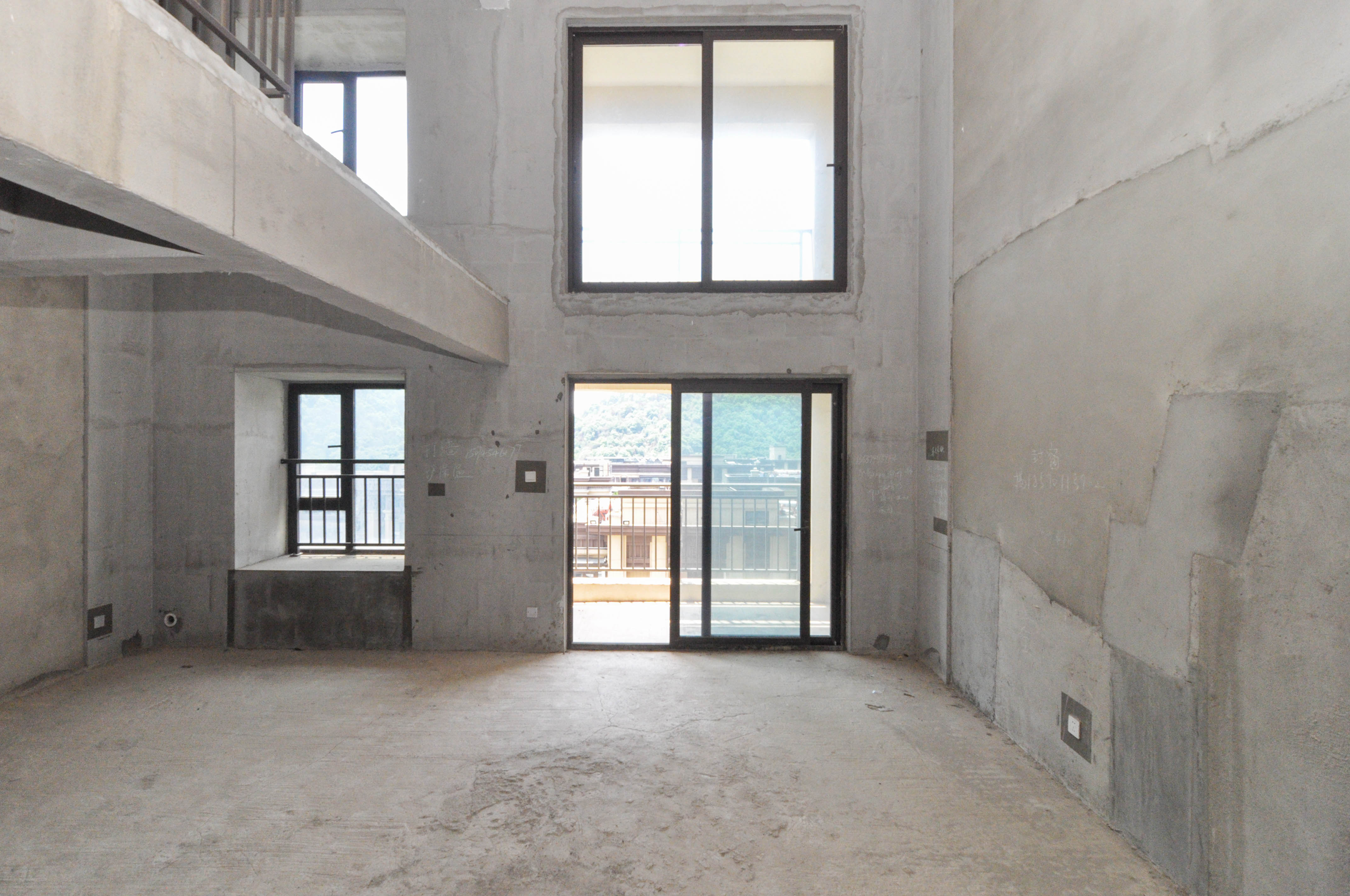 梅溪正荣府 4室2厅2卫 130.0万 梅溪正荣府 4室2厅2卫 130.0万客厅