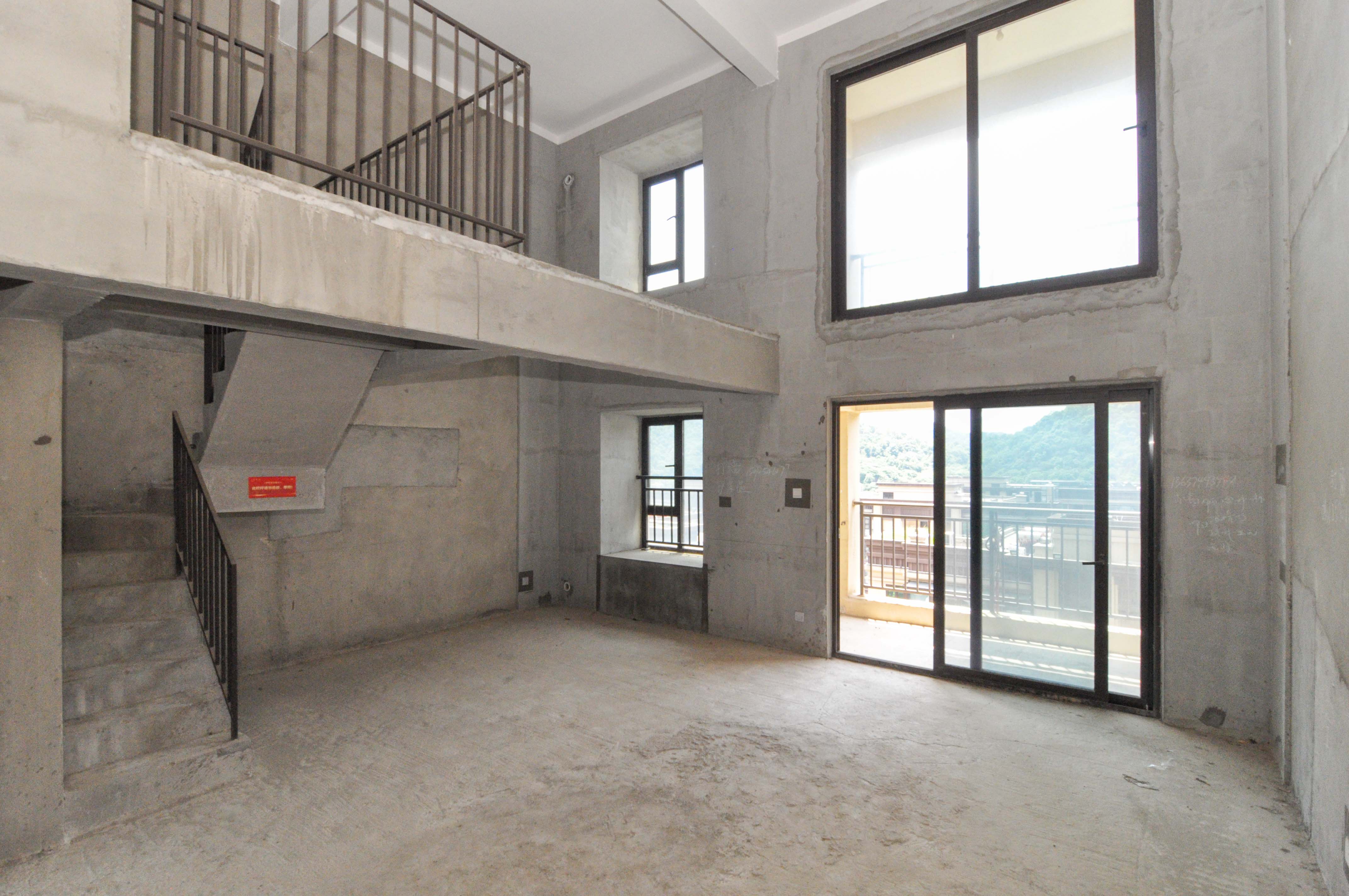 梅溪正荣府 4室2厅2卫 130.0万 梅溪正荣府 4室2厅2卫 130.0万客厅