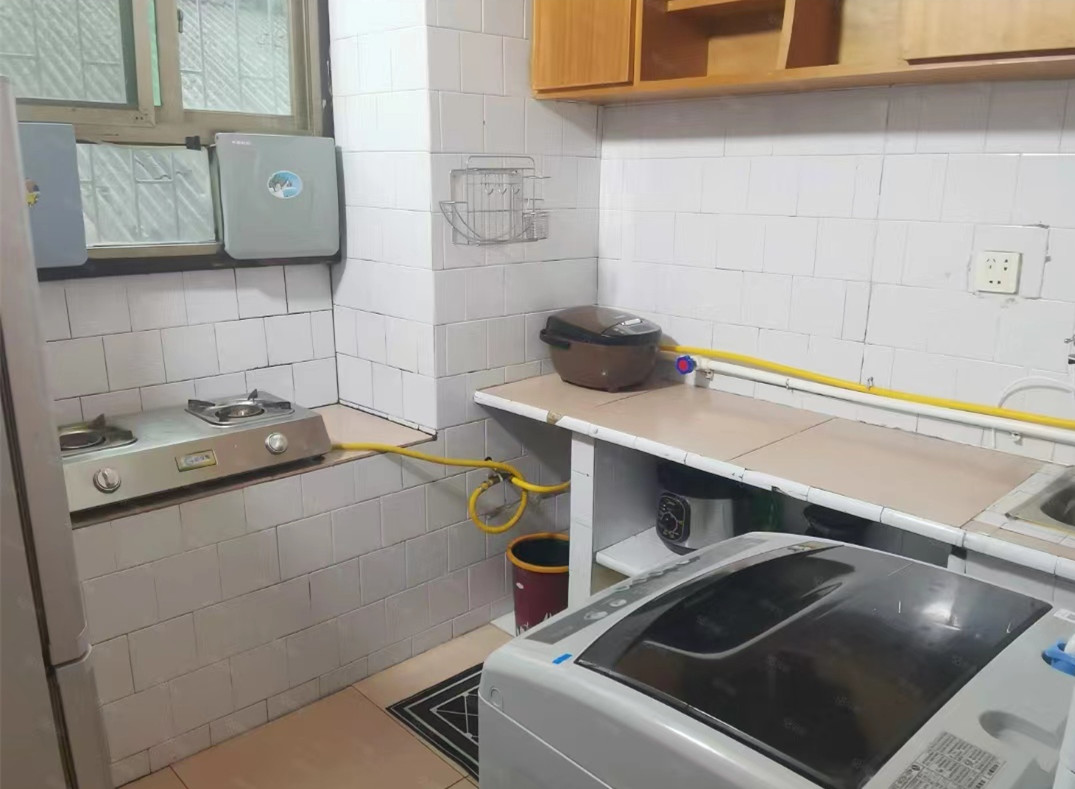 低压厂宿舍 2室1厅1卫 29.8万 低压厂宿舍 2室1厅1卫 29.8万客厅