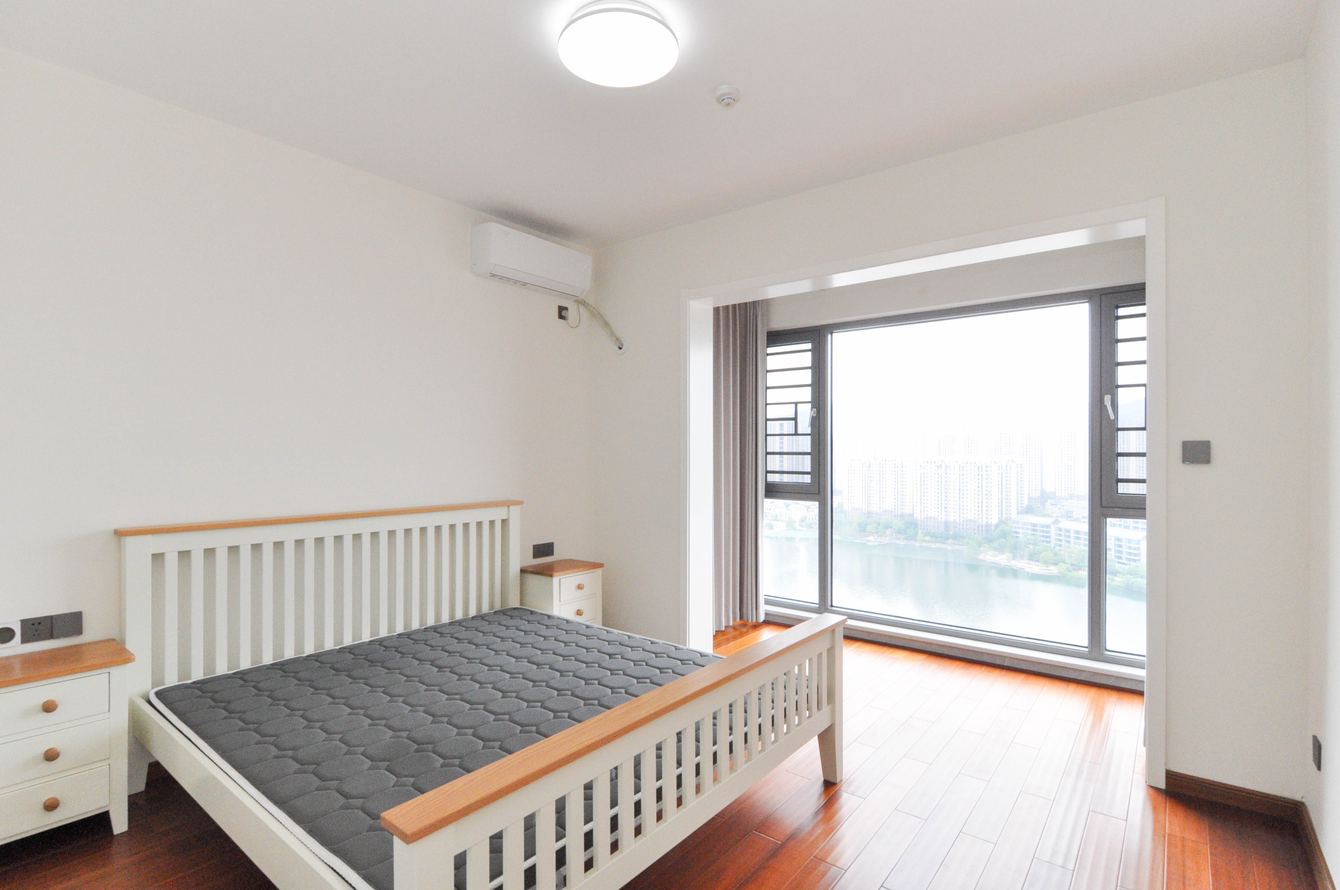 中建梅溪湖中心  4室2厅2卫   330.00万其他