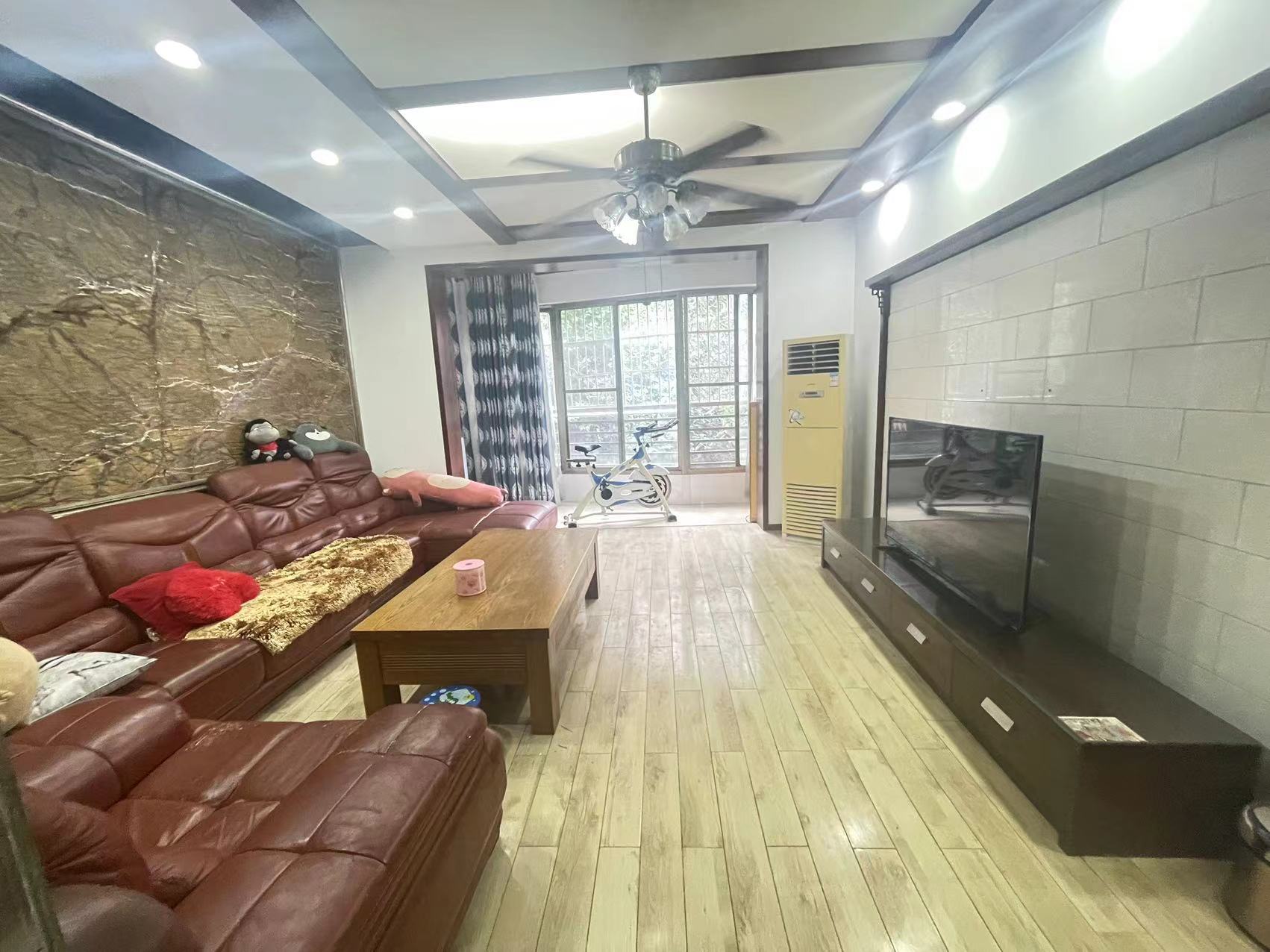 枫林绿洲  4室2厅2卫    49.8万 枫林绿洲  4室2厅2卫    49.8万室内图