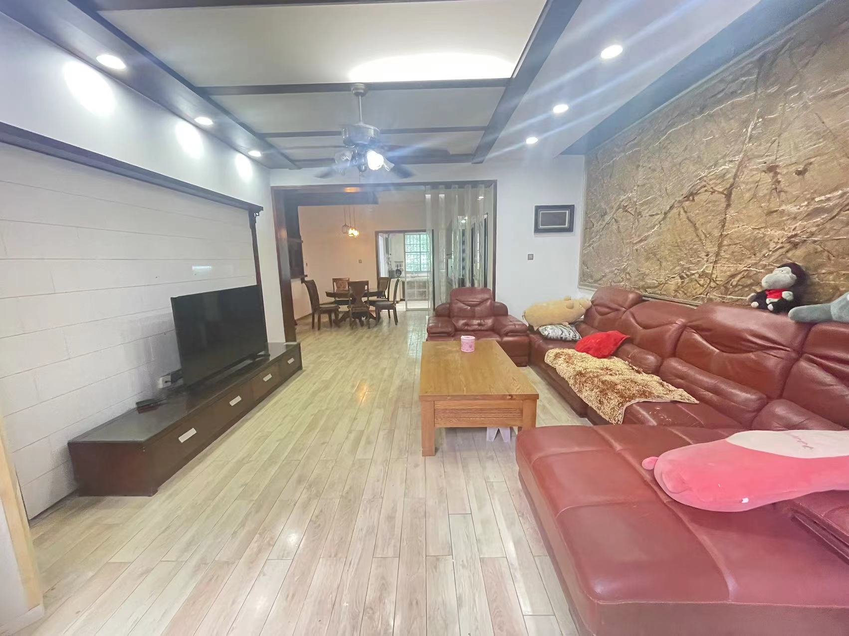 枫林绿洲  4室2厅2卫    49.8万 枫林绿洲  4室2厅2卫    49.8万室内图