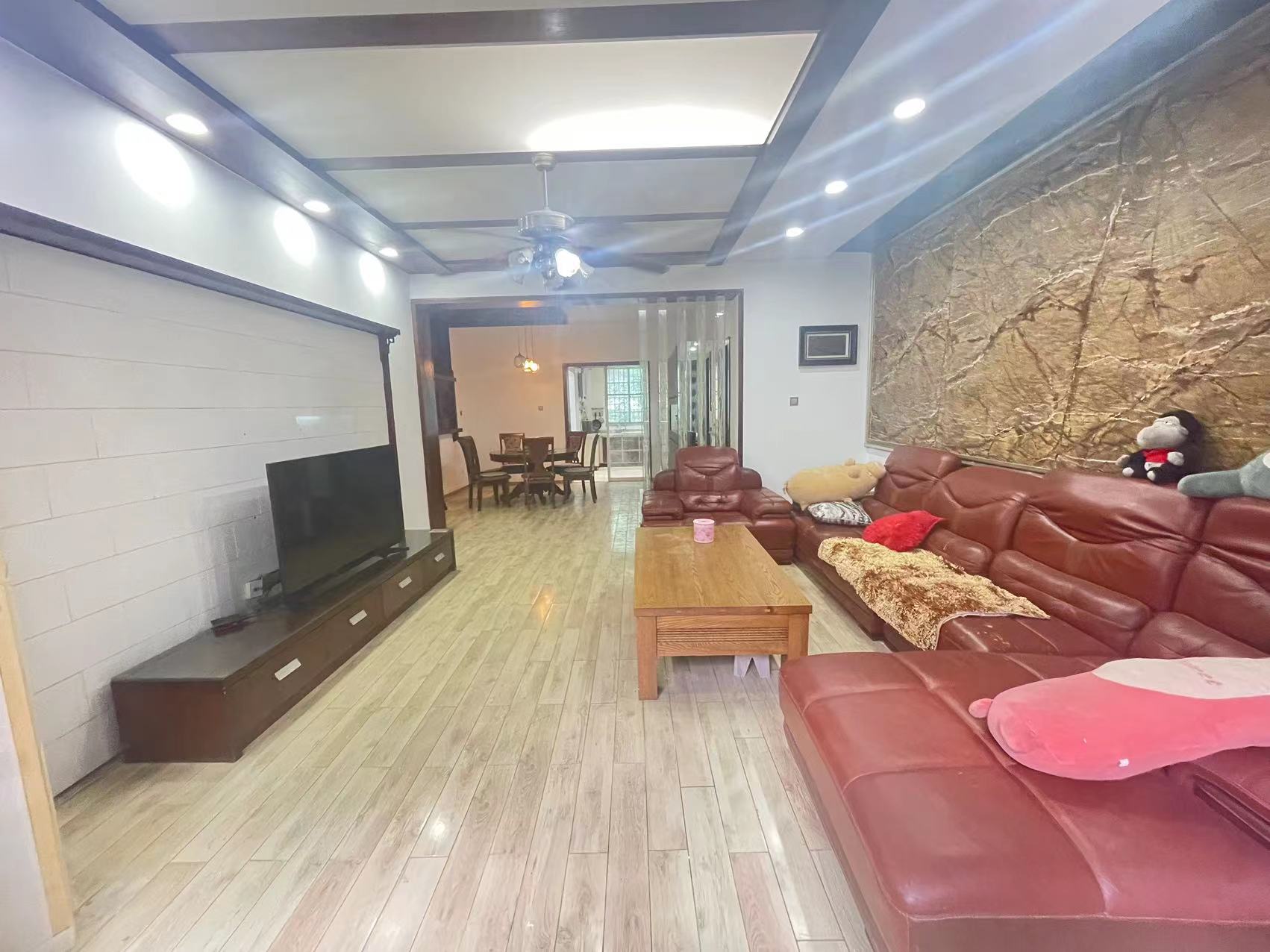 枫林绿洲  4室2厅2卫    49.8万 枫林绿洲  4室2厅2卫    49.8万室内图